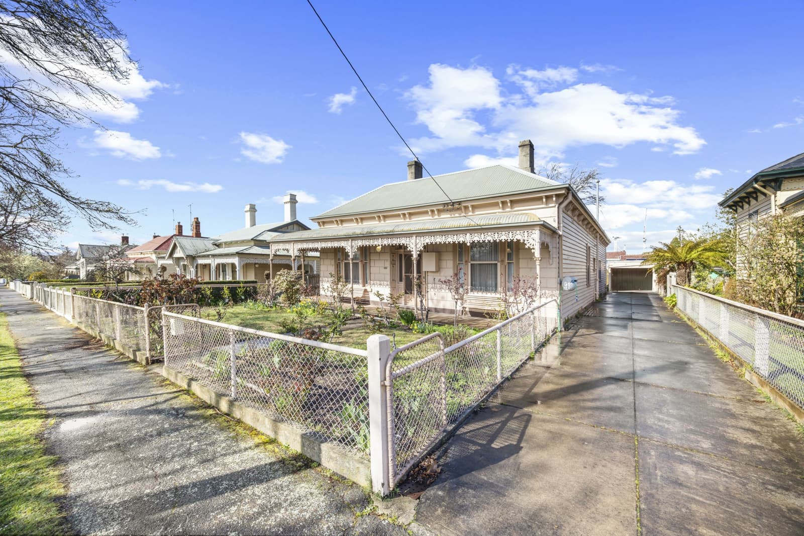 211 Mill Street,Lake Wendouree, Lake Wendouree - Thumbnail 2