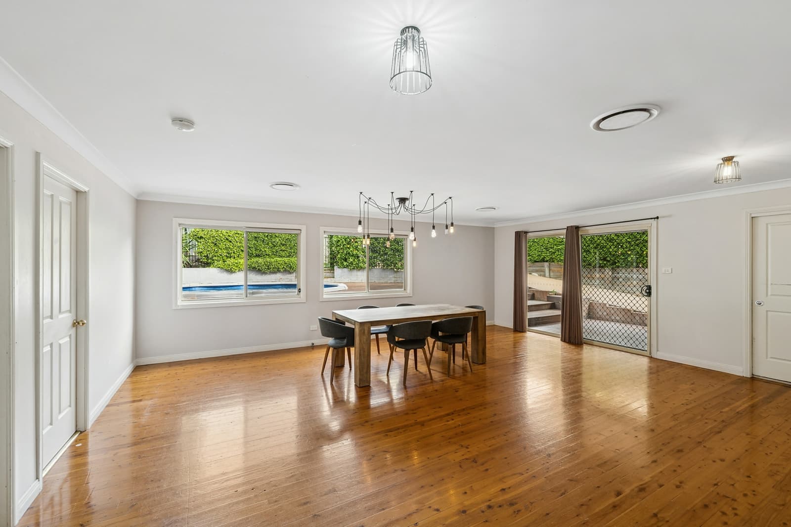 29 Cooroy Crescent,Yellow Rock, Yellow Rock - Thumbnail 4