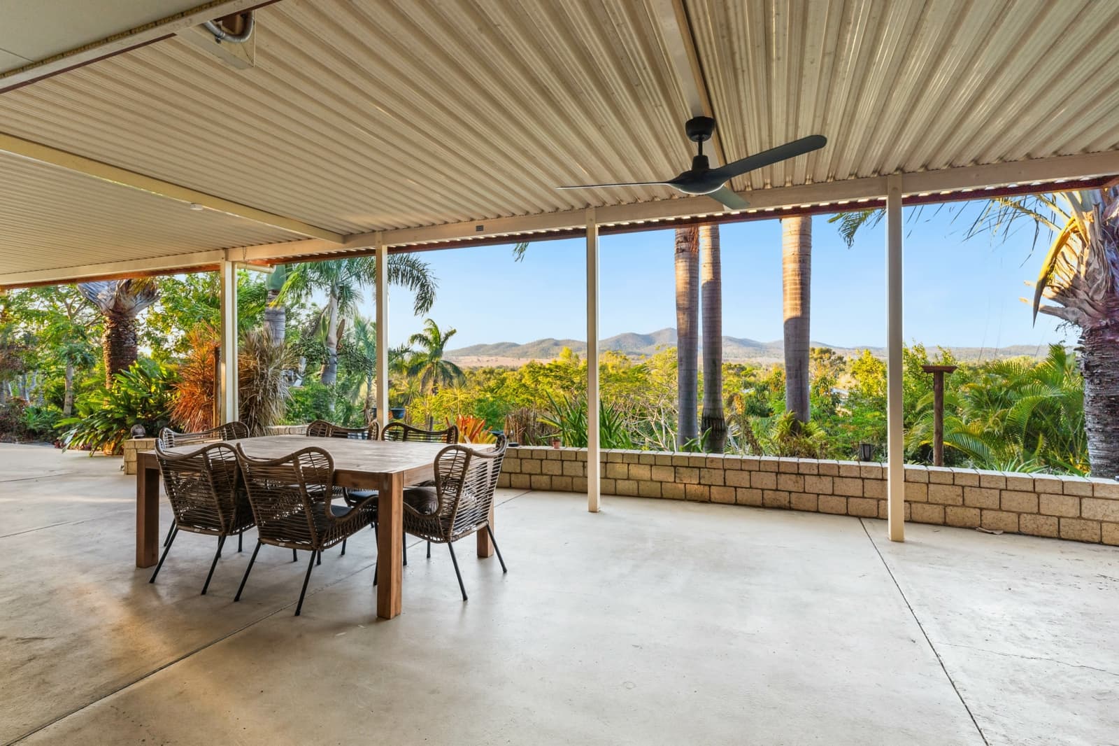 30 Mark Acton Close,Rockyview, Rockyview - Thumbnail 2