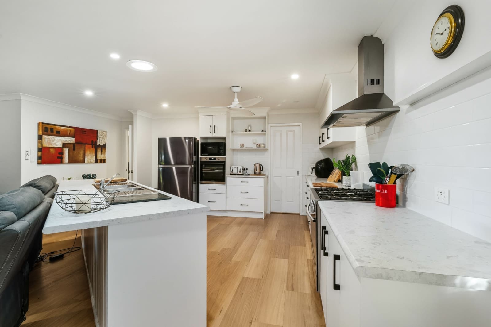 30 Mark Acton Close,Rockyview, Rockyview - Thumbnail 6