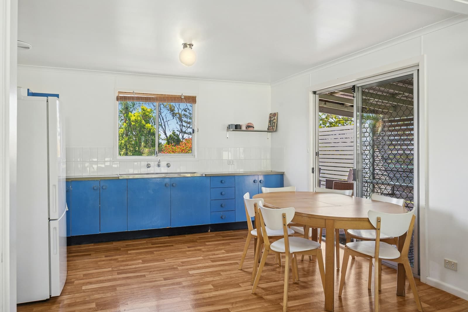 16 Garside Road,Mollymook Beach, Mollymook Beach - Thumbnail 3