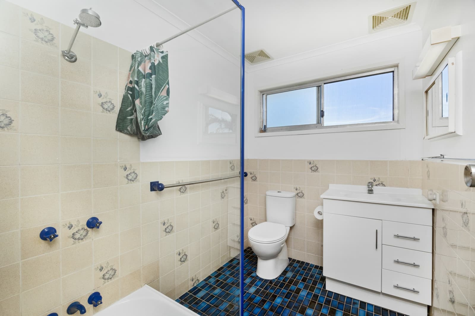 16 Garside Road,Mollymook Beach, Mollymook Beach - Thumbnail 5
