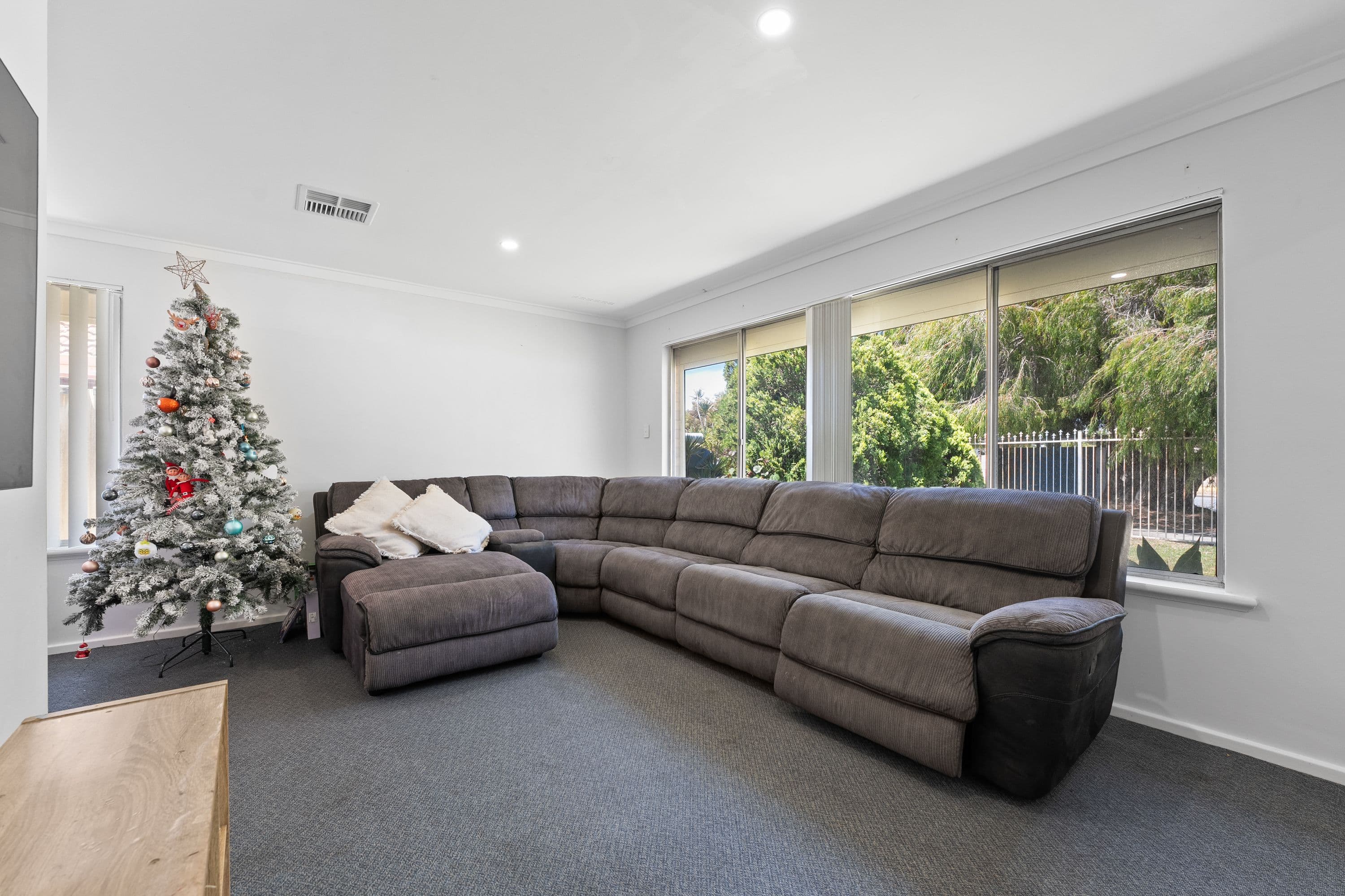 39 Currie Street, Warnbro WA 6169, Warnbro - Thumbnail 2