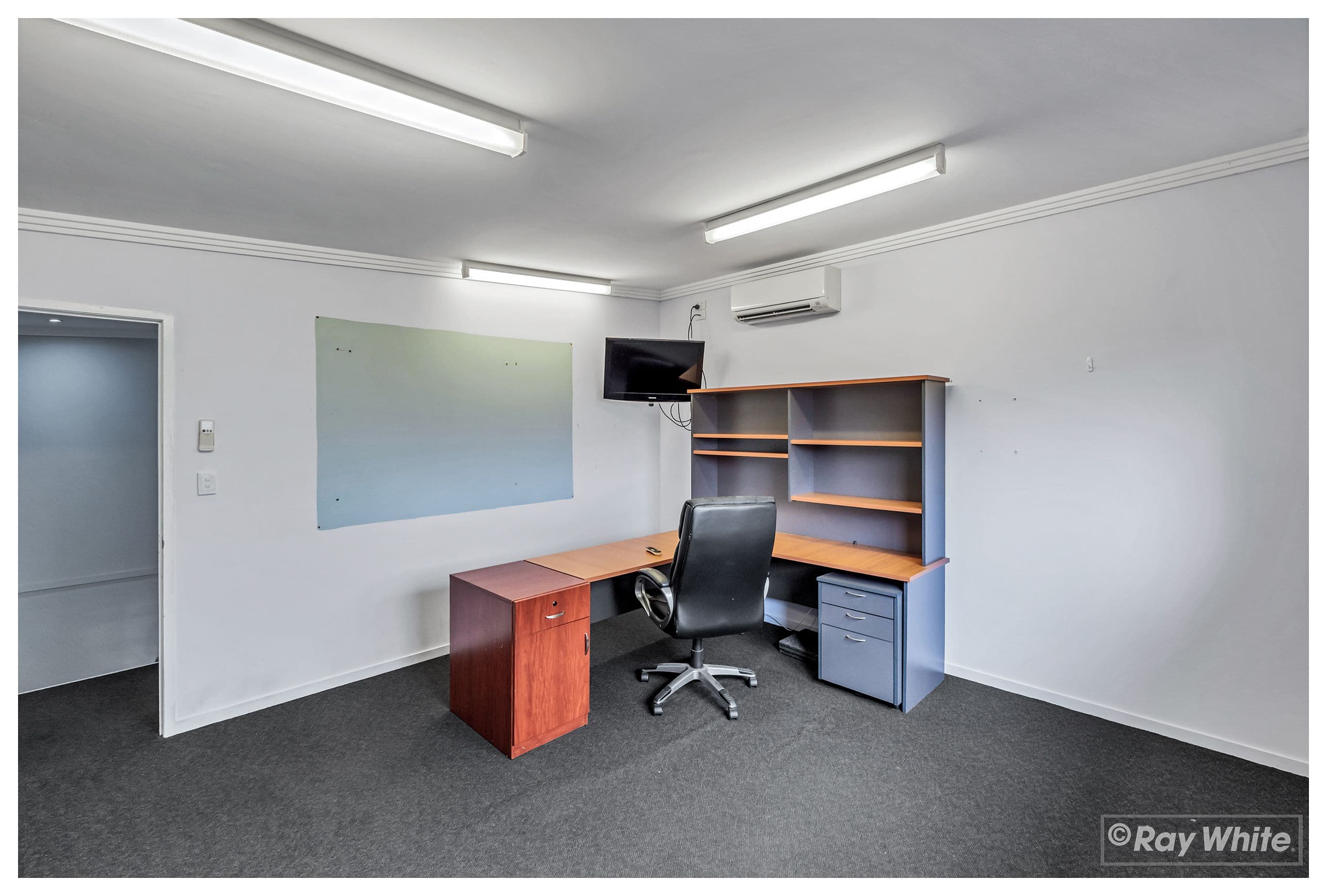 42 Robison Street, Park Avenue QLD 4701, Park Avenue - Thumbnail 5