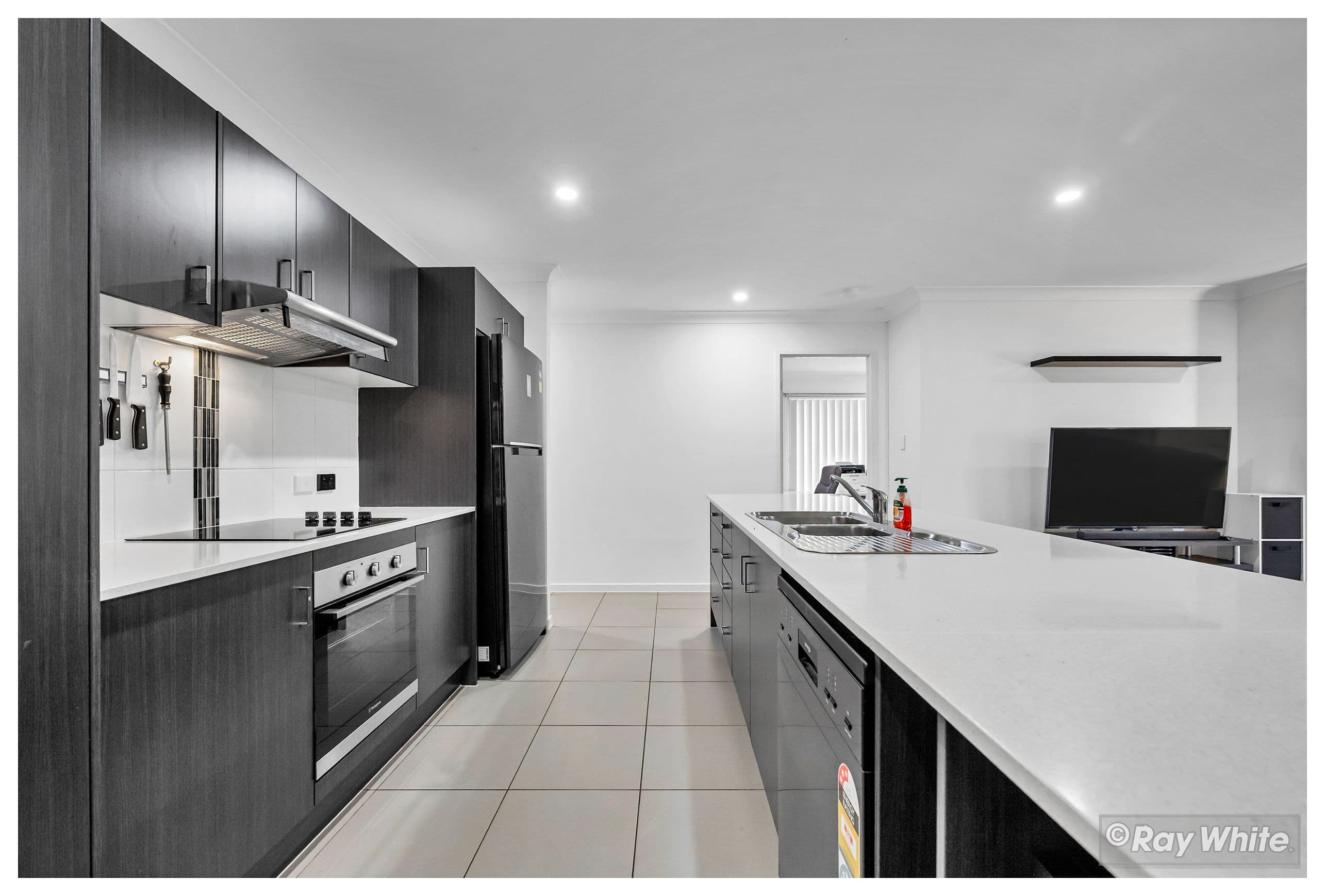 8 Rosebrook Place, Gracemere QLD 4702, Gracemere - Thumbnail 5