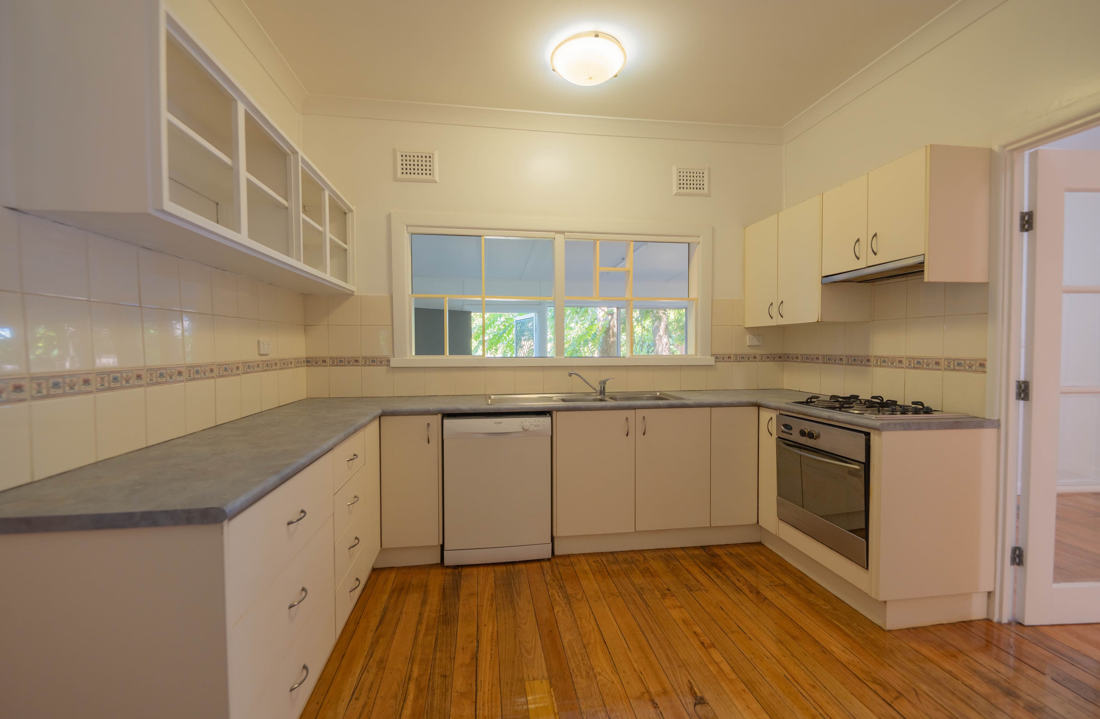 142 Currajong Street, Parkes NSW 2870, Parkes - Thumbnail 4