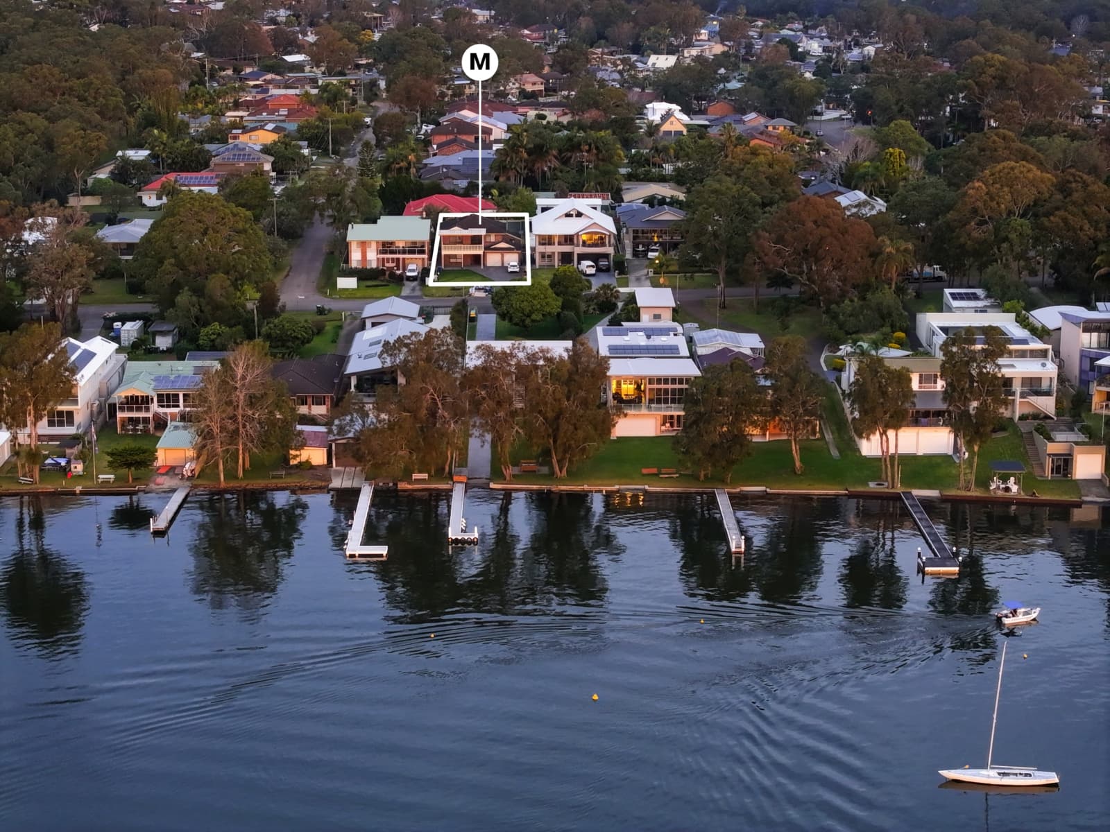 5 Bambury Avenue,Summerland Point, Summerland Point - Image 1