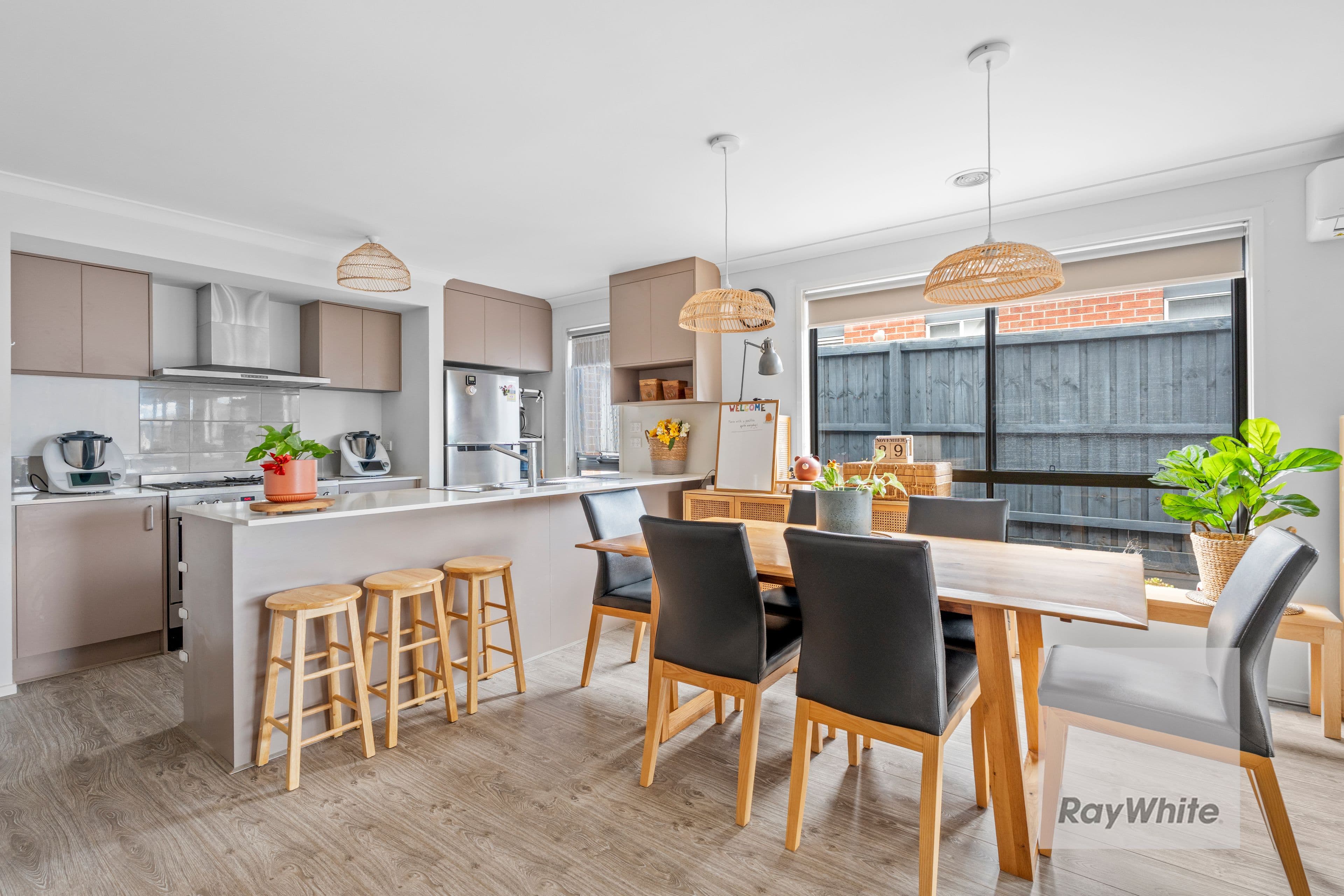22 Newington Parade, Mernda VIC 3754, Mernda - Thumbnail 4