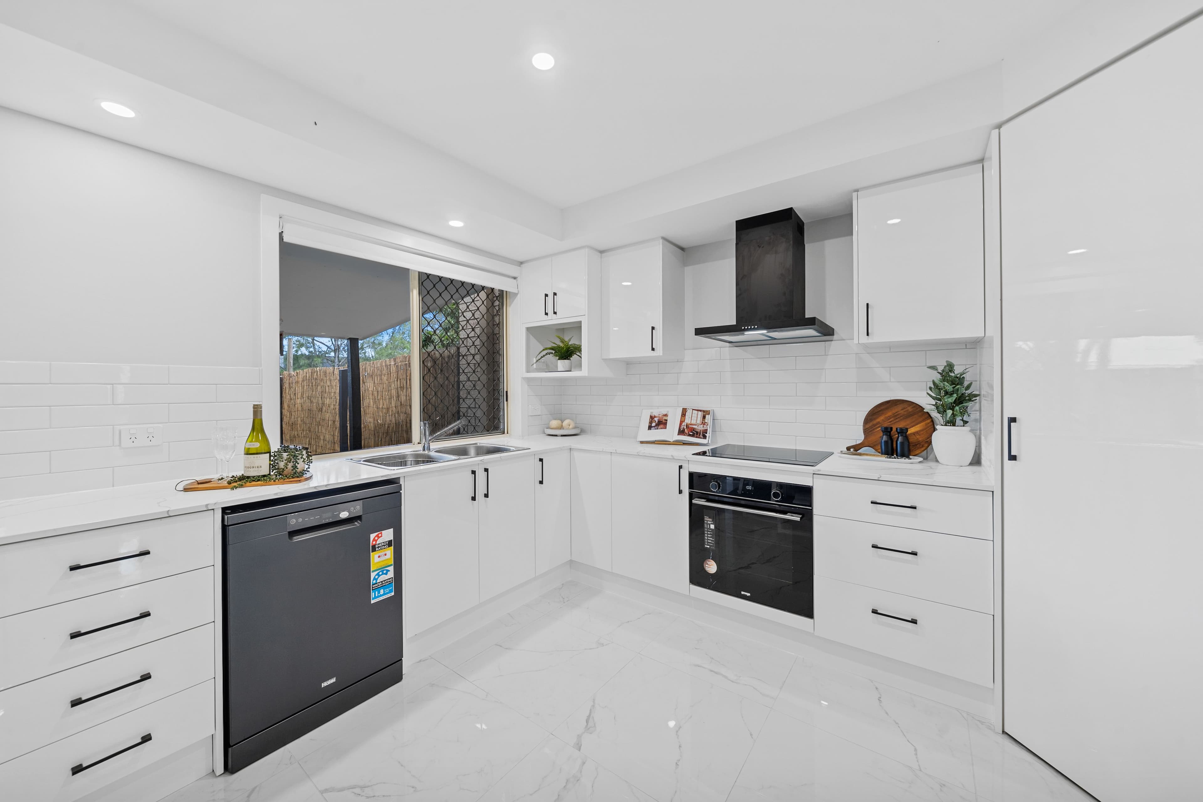 11 Gomana Street, Slacks Creek QLD 4127, Slacks Creek - Thumbnail 2