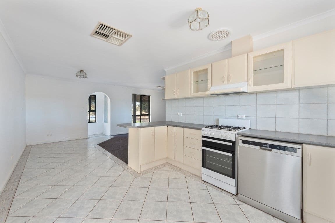 75 North Terrace, Moonta Bay SA 5558, Moonta Bay - Thumbnail 4