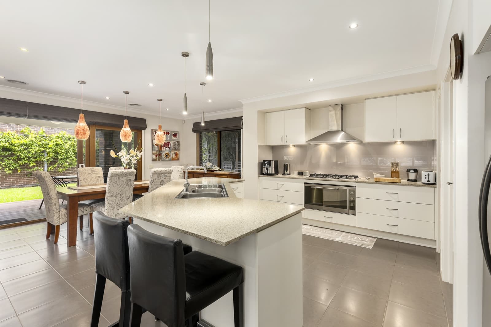 9 Drewett Circuit,Croydon, Croydon - Thumbnail 3