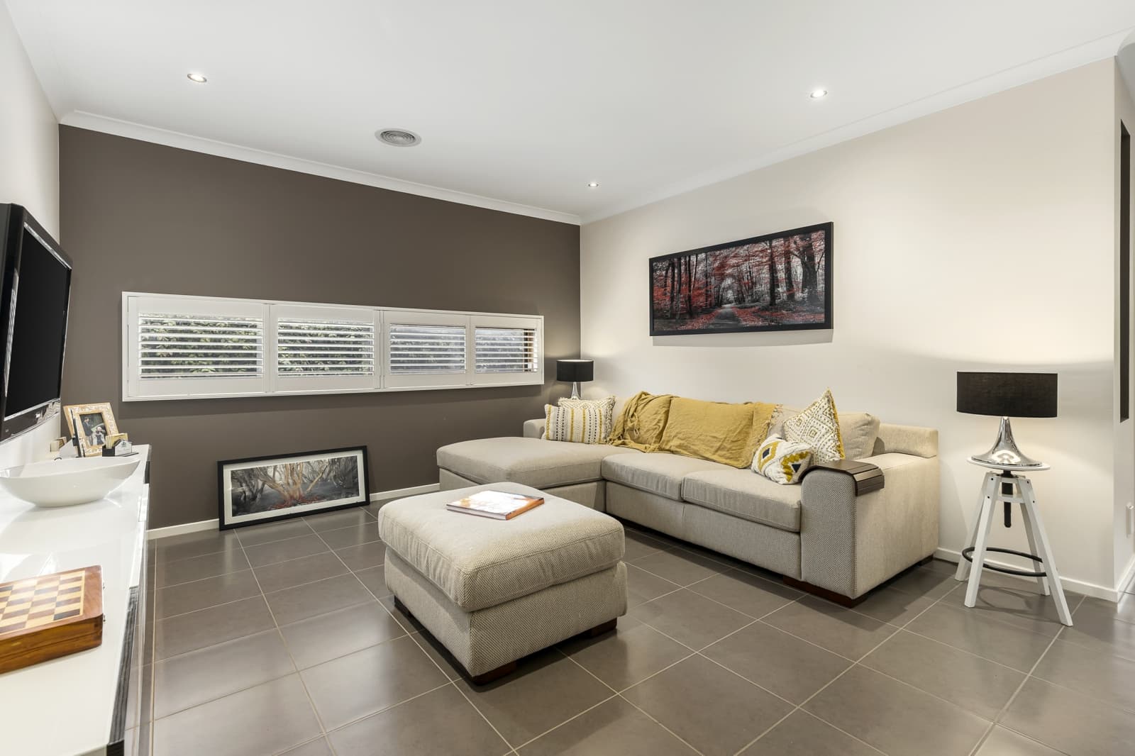9 Drewett Circuit,Croydon, Croydon - Thumbnail 4