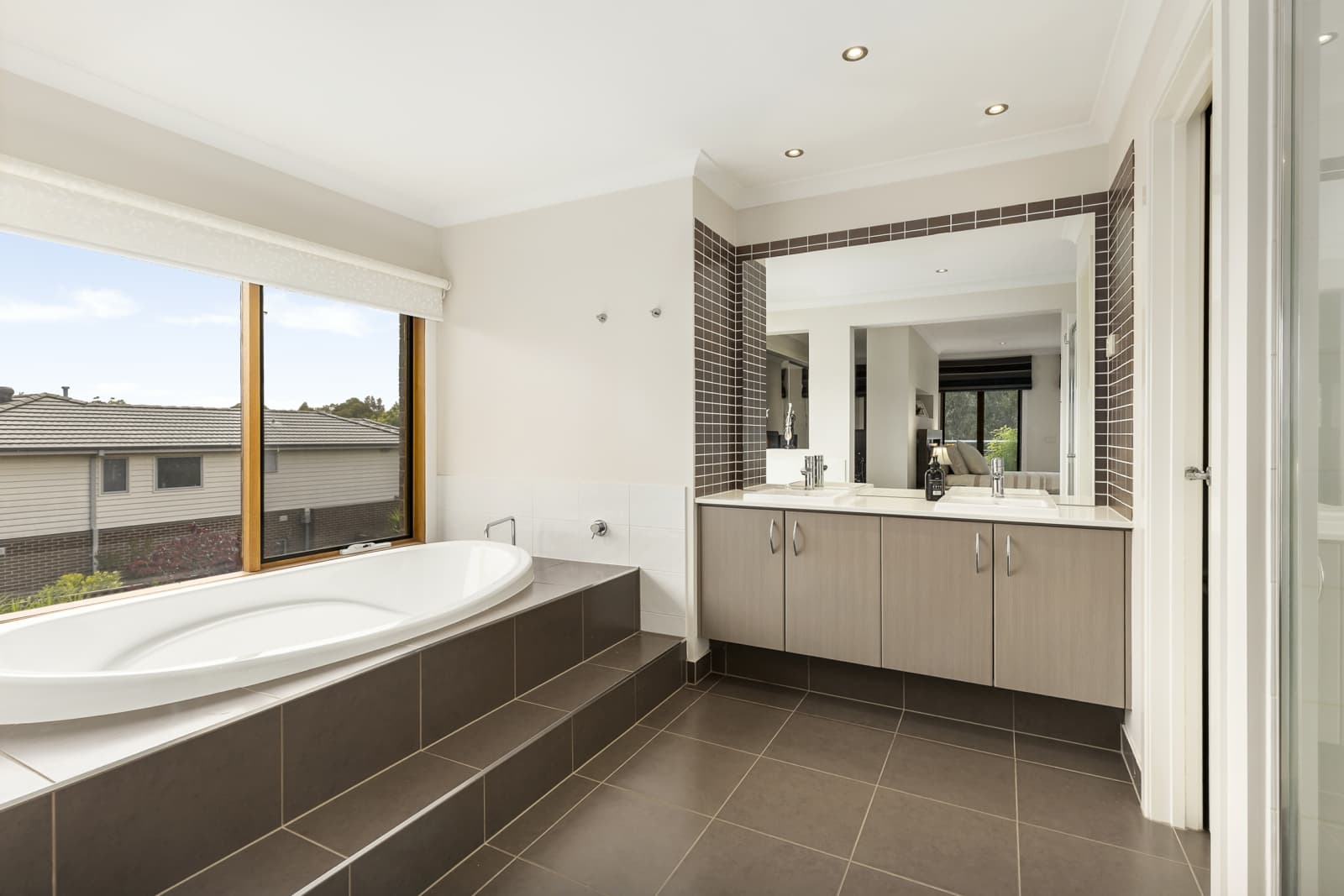 9 Drewett Circuit,Croydon, Croydon - Thumbnail 6