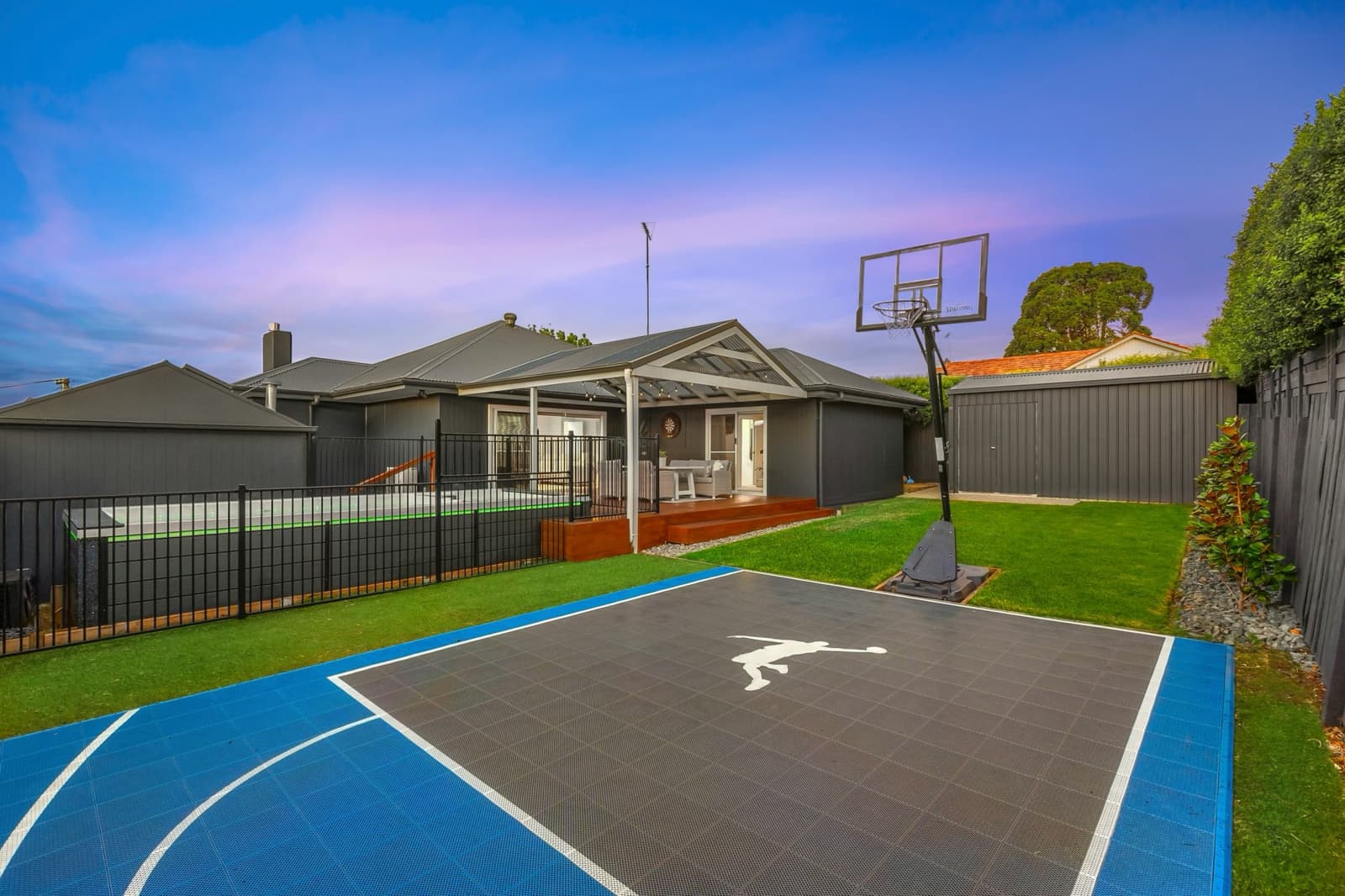 1 Sanglen Terrace,Belmont, Belmont - Image 1