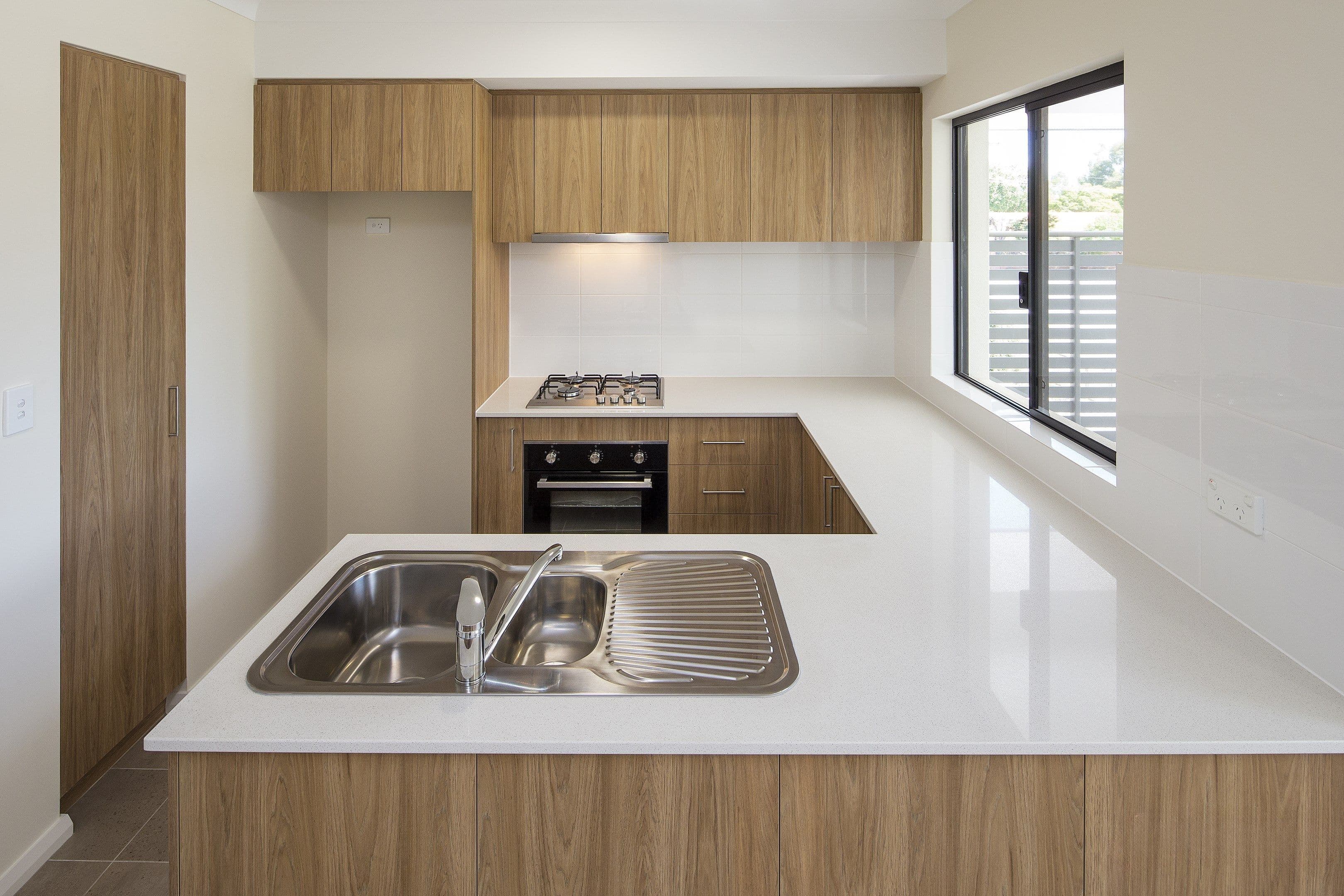 4 Whiteside Street, Cloverdale WA 6105, Cloverdale - Thumbnail 4