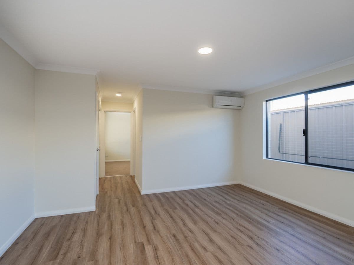 4 Whiteside Street, Cloverdale WA 6105, Cloverdale - Thumbnail 6
