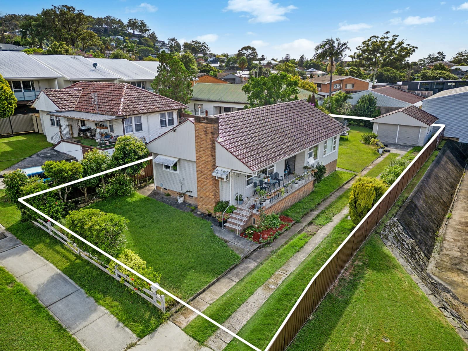1 White Street,East Gosford, East Gosford - Thumbnail 2