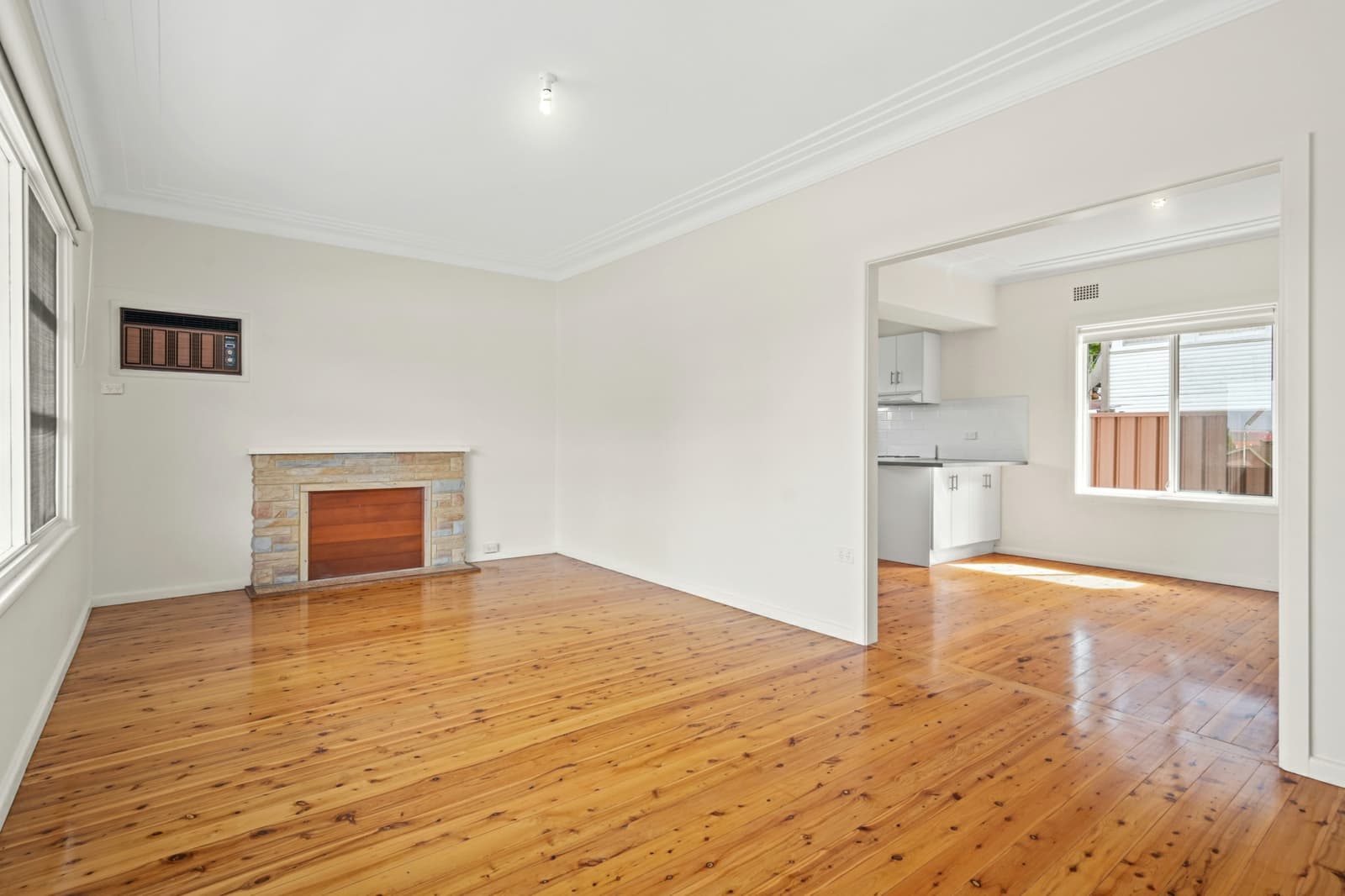 1 White Street,East Gosford, East Gosford - Thumbnail 3