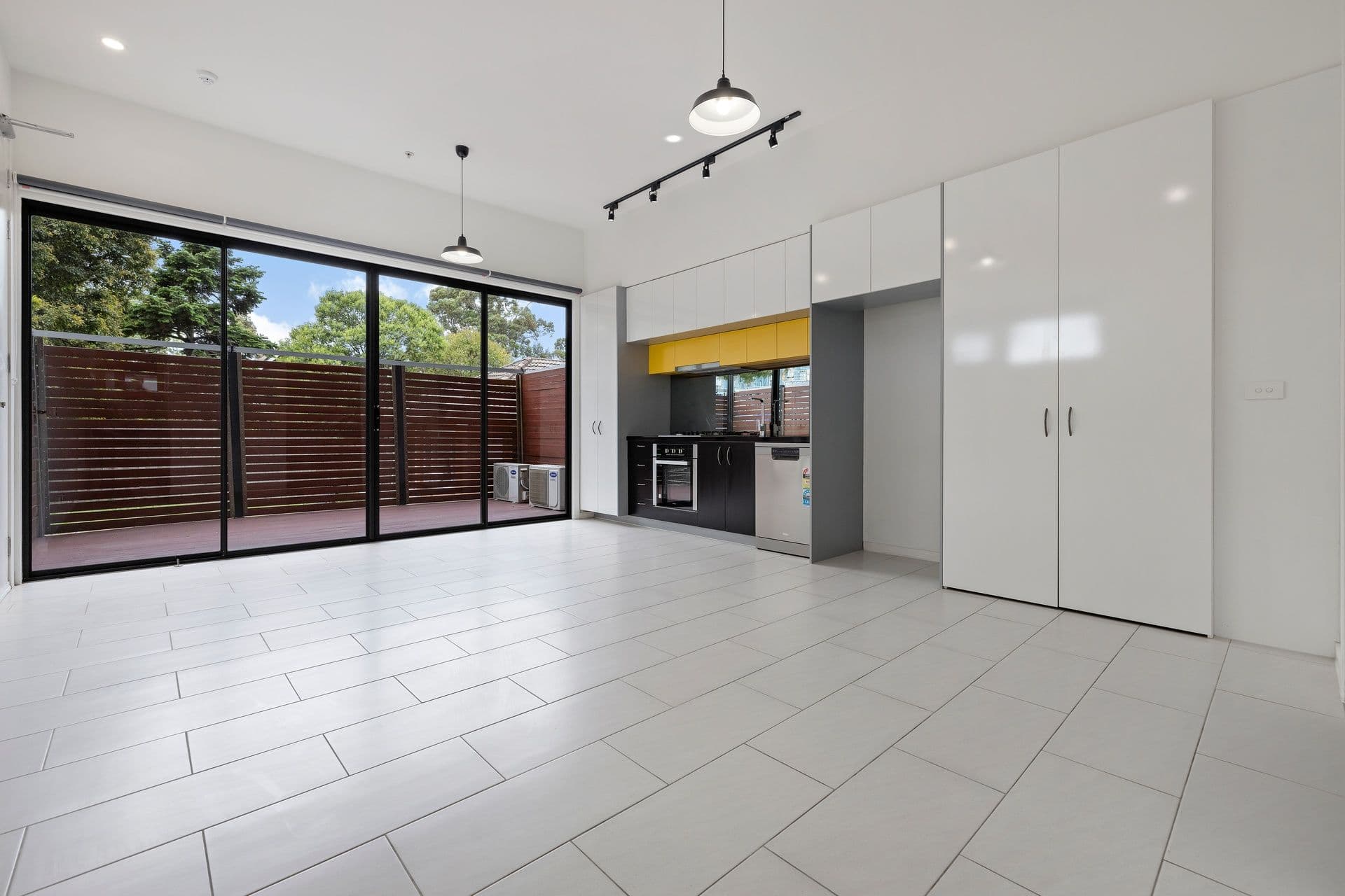 18 Whitehorse Road, Blackburn VIC 3130, Blackburn - Thumbnail 2