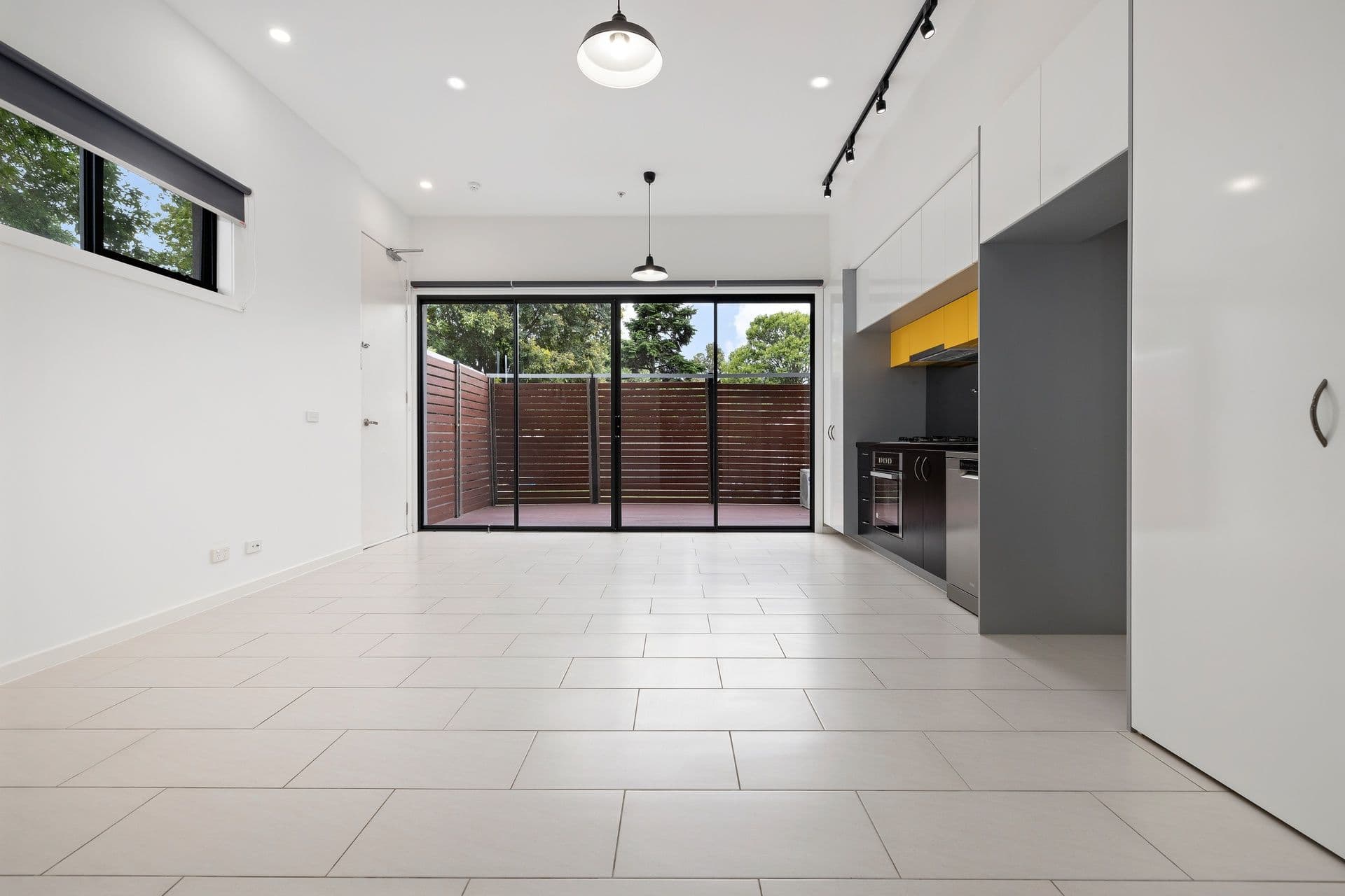 18 Whitehorse Road, Blackburn VIC 3130, Blackburn - Thumbnail 3