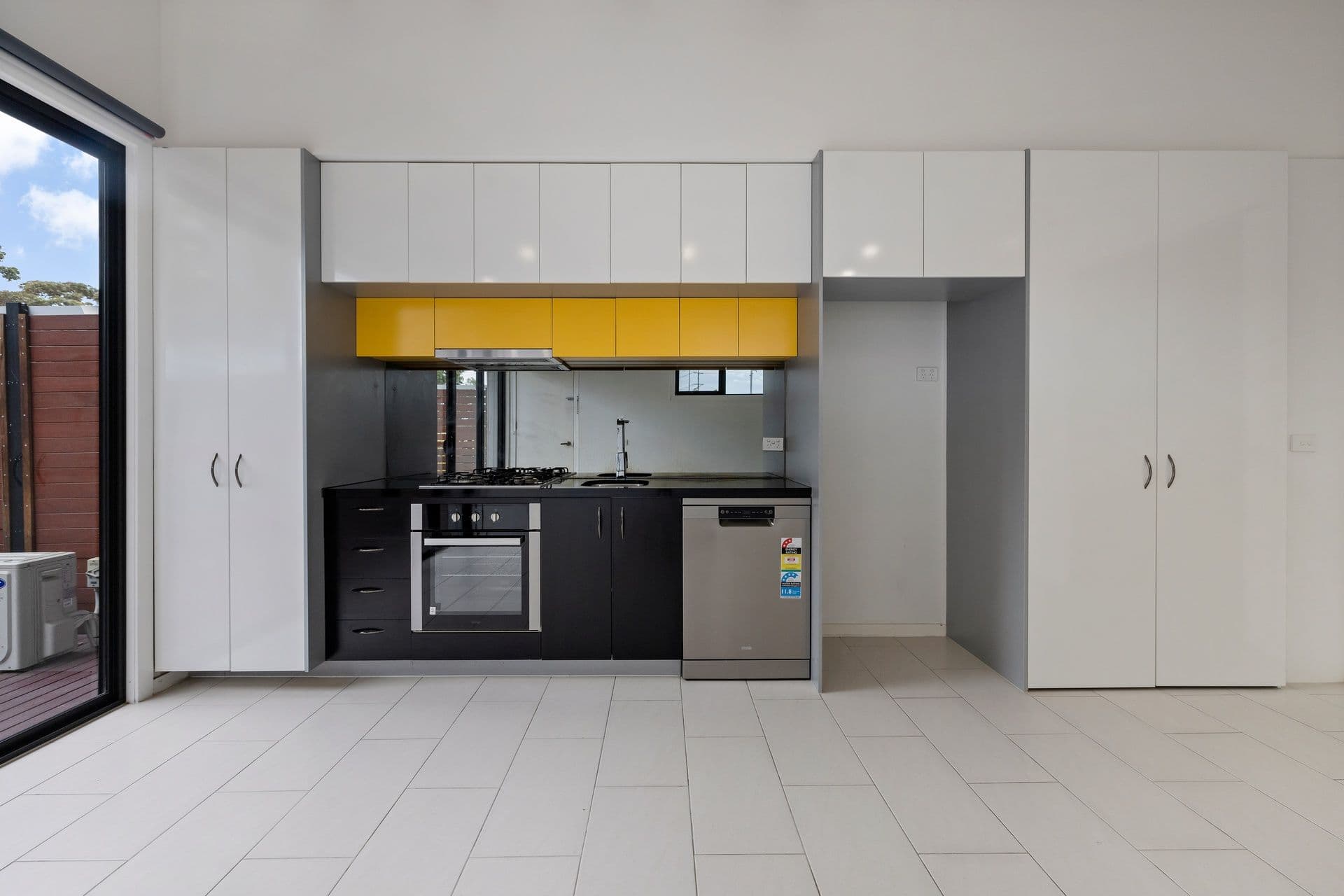 18 Whitehorse Road, Blackburn VIC 3130, Blackburn - Thumbnail 5
