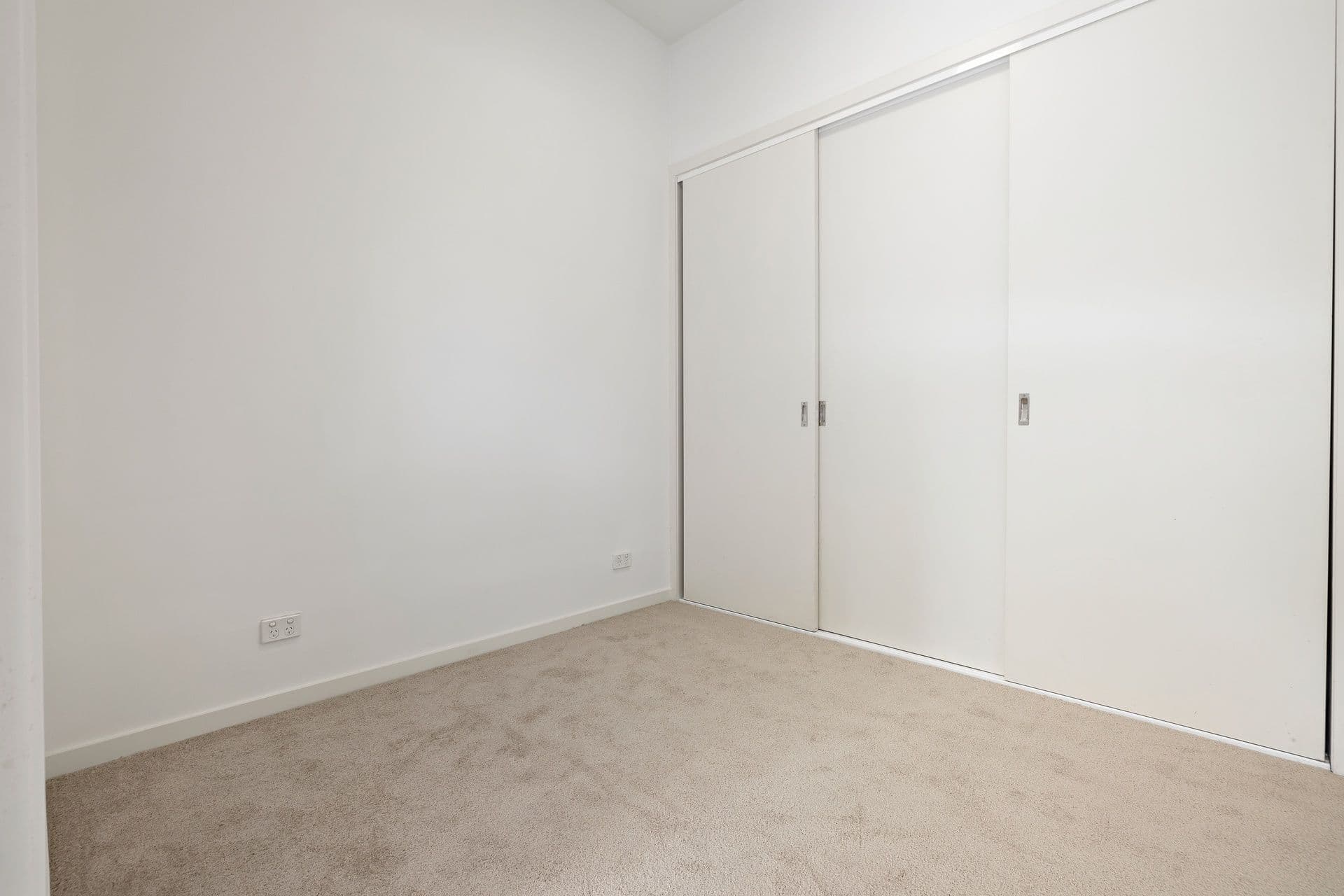 18 Whitehorse Road, Blackburn VIC 3130, Blackburn - Thumbnail 7