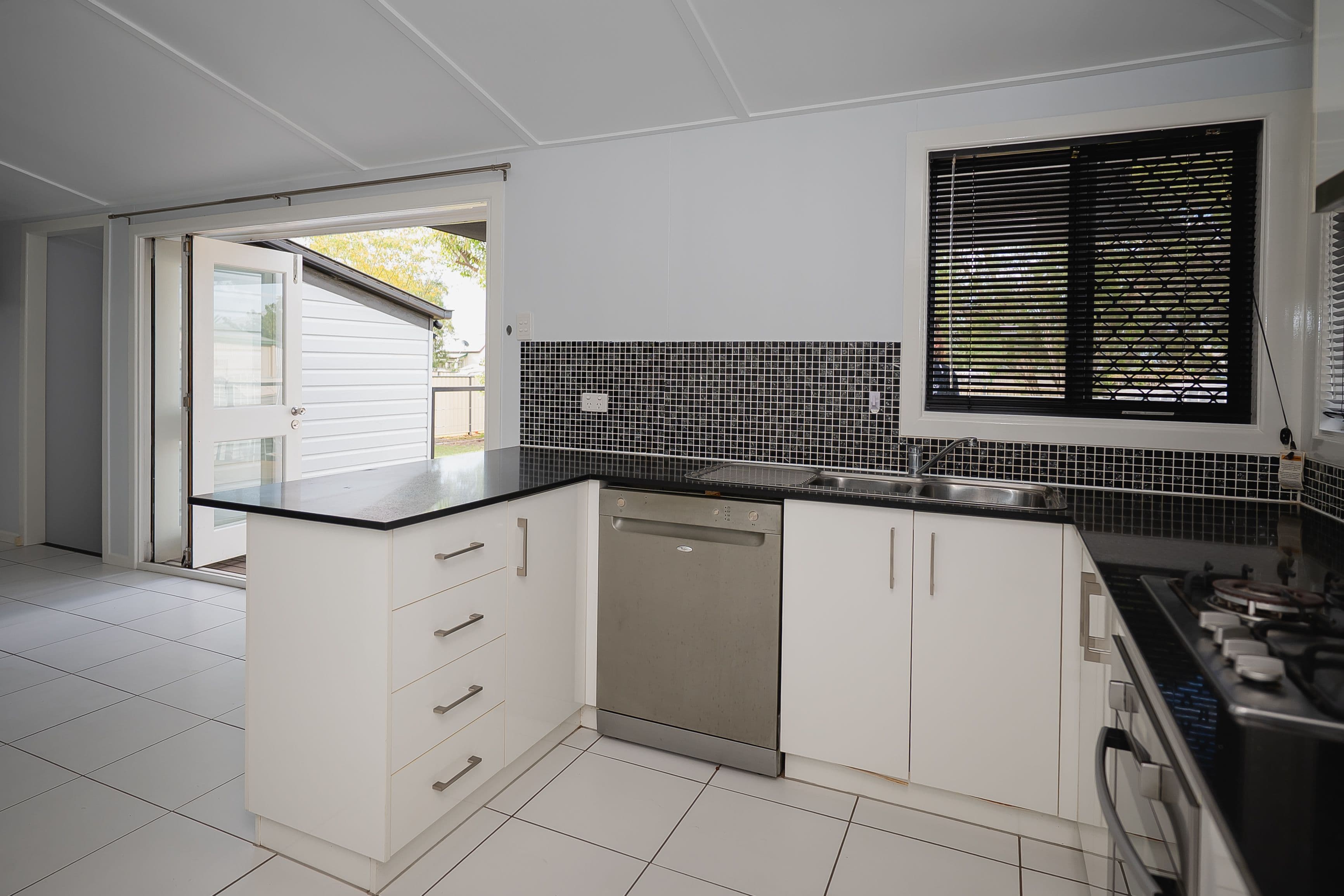 63 Chrystal Street, Roma QLD 4455, Roma - Thumbnail 5