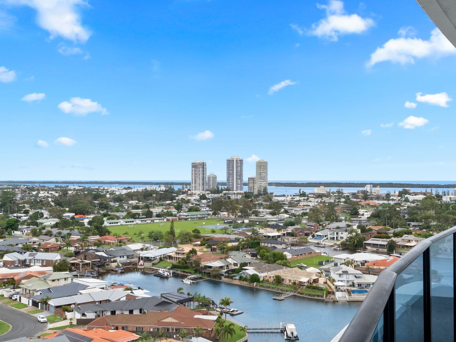 5 Harbourside Court, Biggera Waters - Image 1