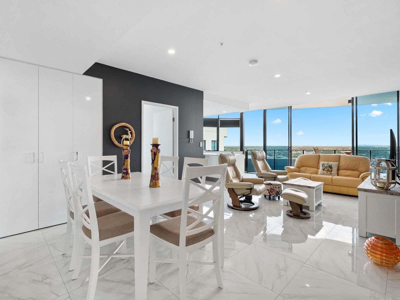 5 Harbourside Court, Biggera Waters - Thumbnail 3