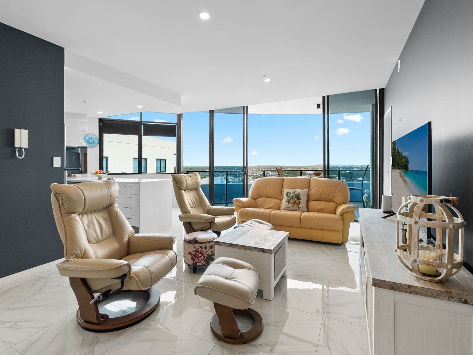 5 Harbourside Court, Biggera Waters - Thumbnail 4