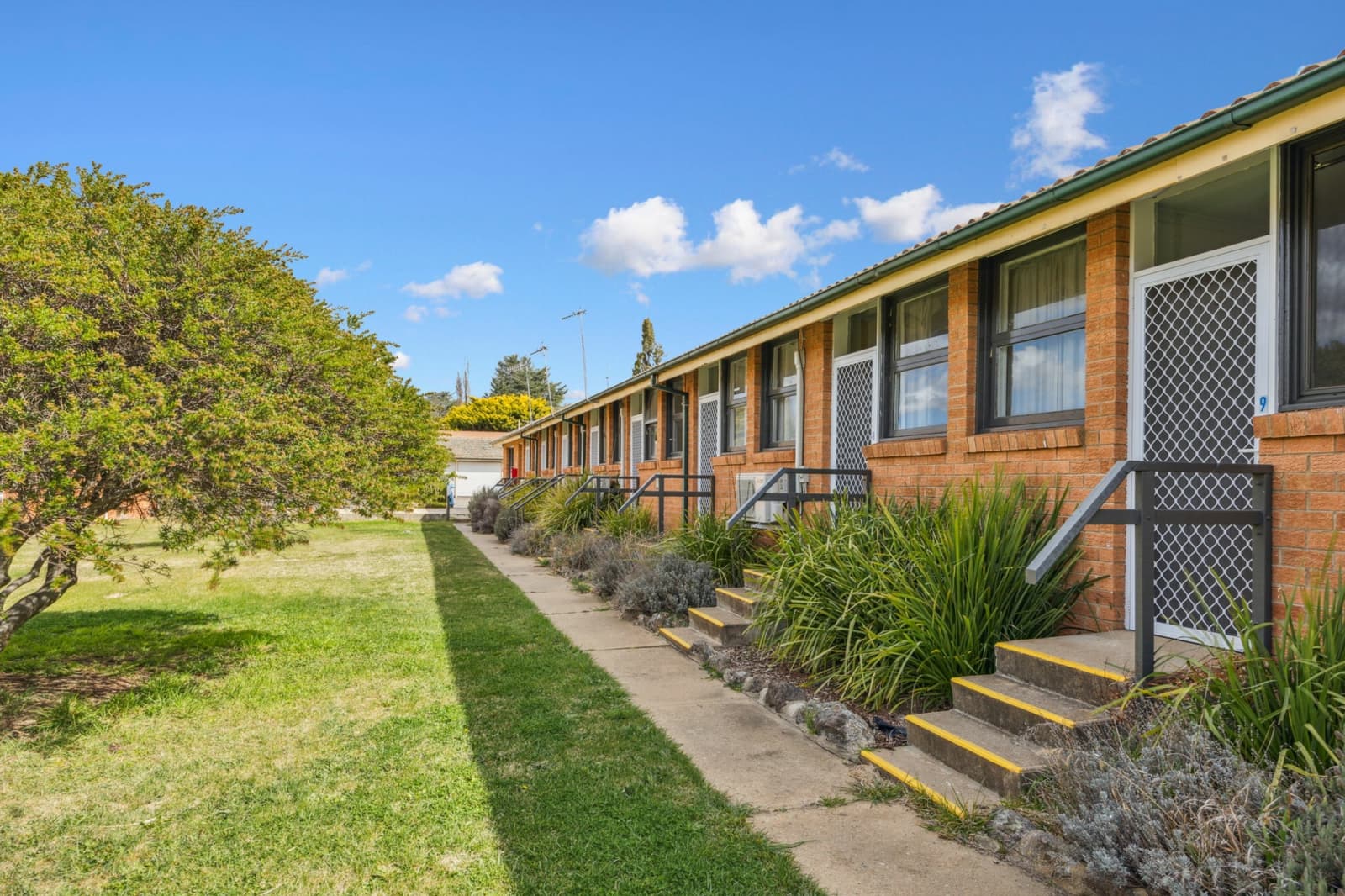 2-9/24 Mittagang Road,Cooma, Cooma - Thumbnail 2