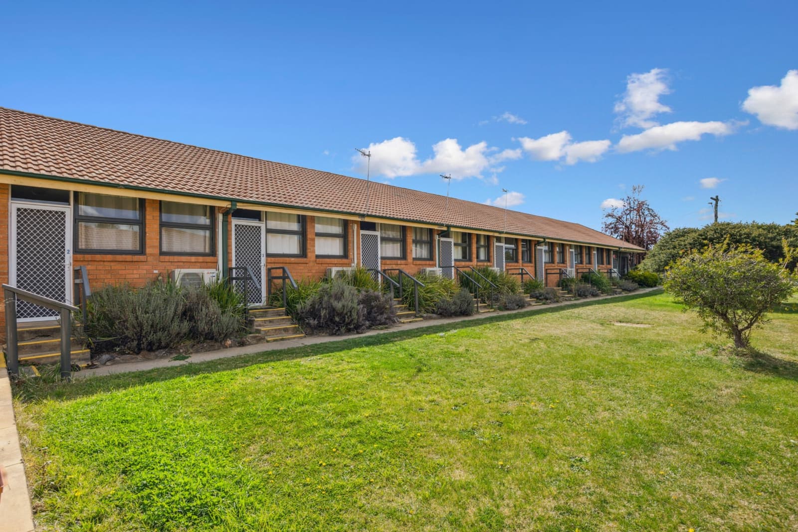 2-9/24 Mittagang Road,Cooma, Cooma - Thumbnail 3