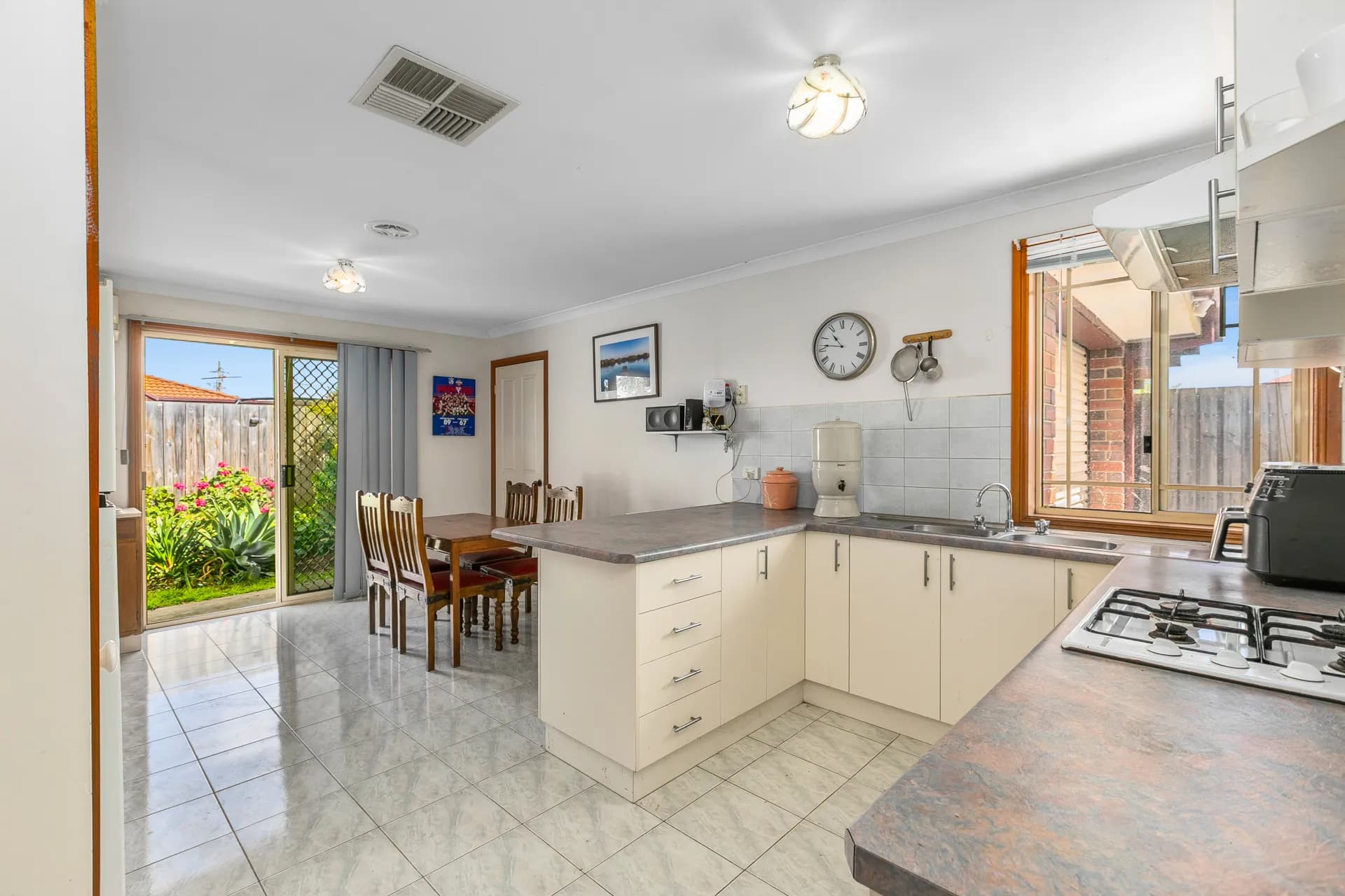 2/6 Huggins Court, Altona Meadows., Altona Meadows - Thumbnail 4
