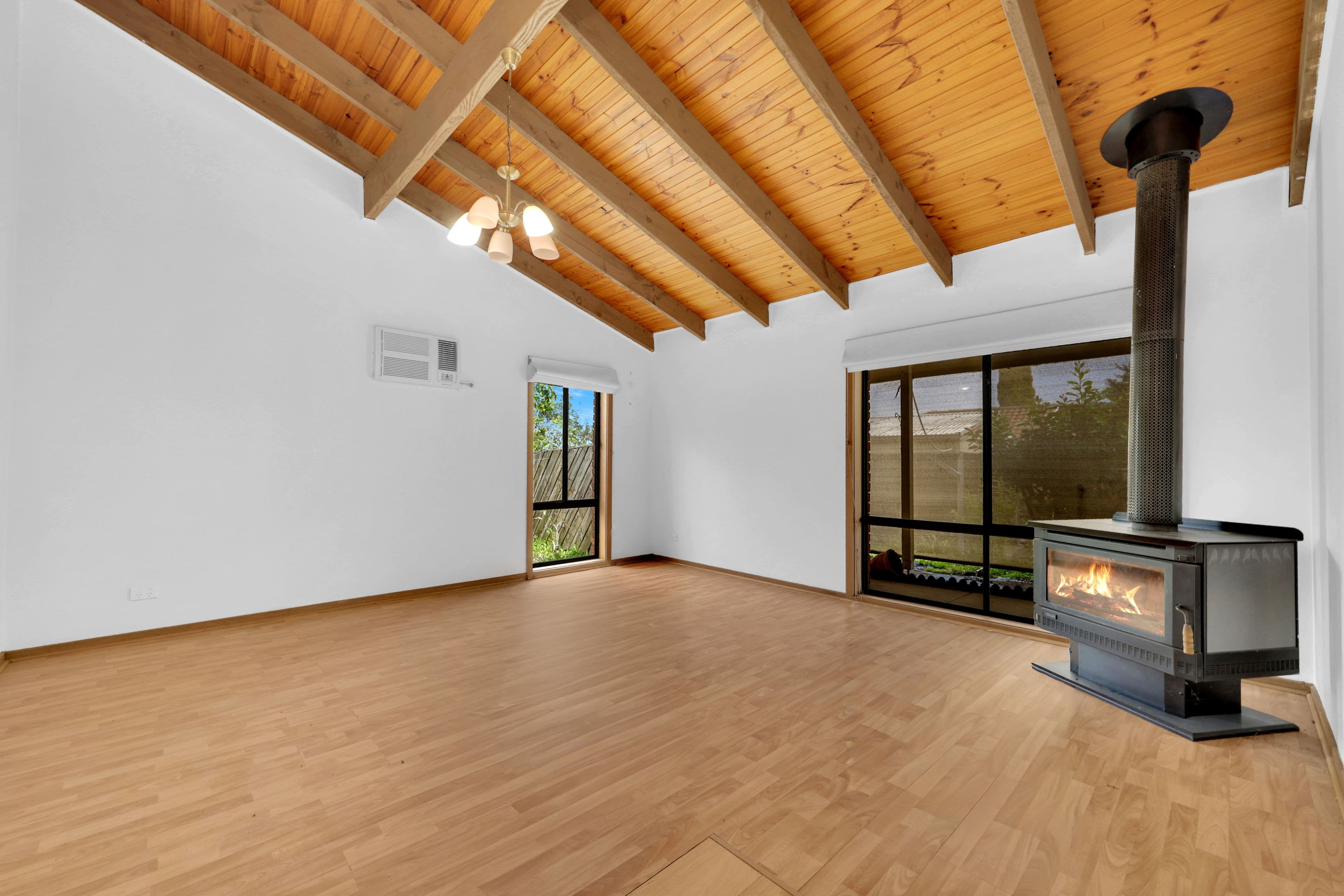 19 Crampton Crescent, Mill Park VIC 3082, Mill Park - Thumbnail 2