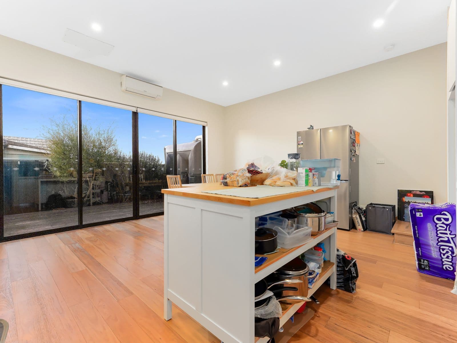 10 Sherbrook Avenue, Ringwood - Thumbnail 3