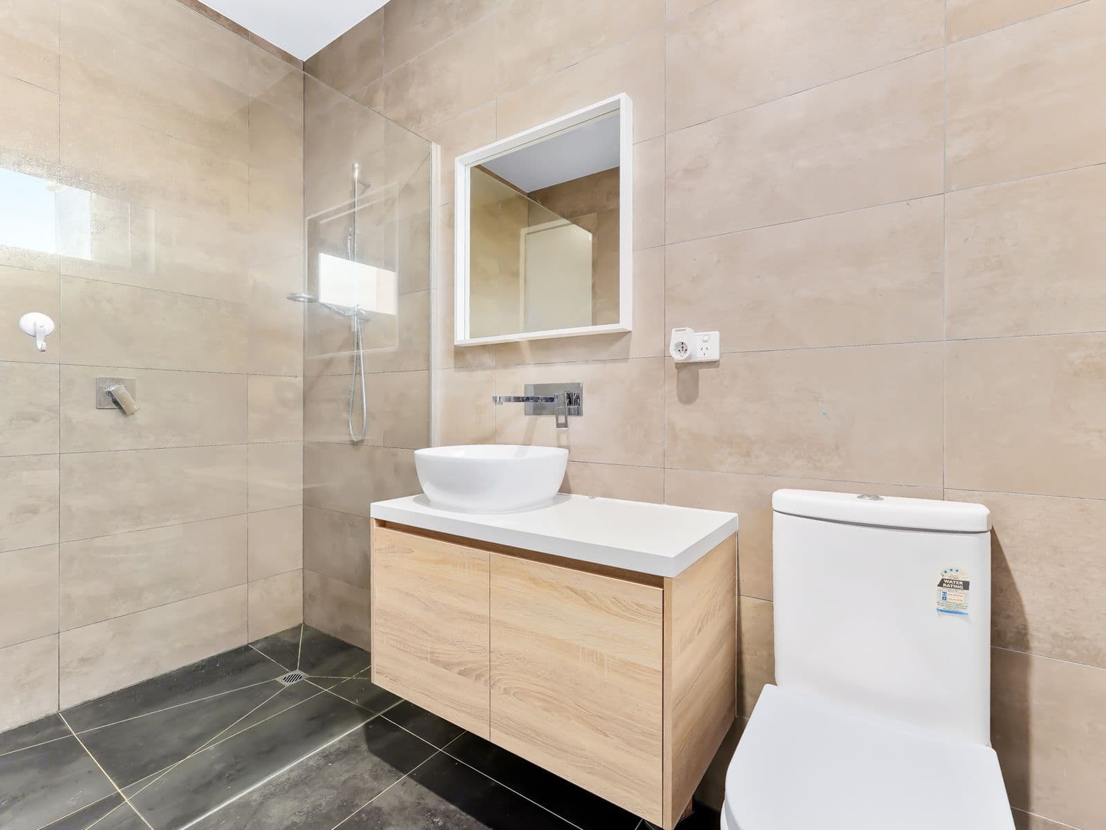 10 Sherbrook Avenue, Ringwood - Thumbnail 7