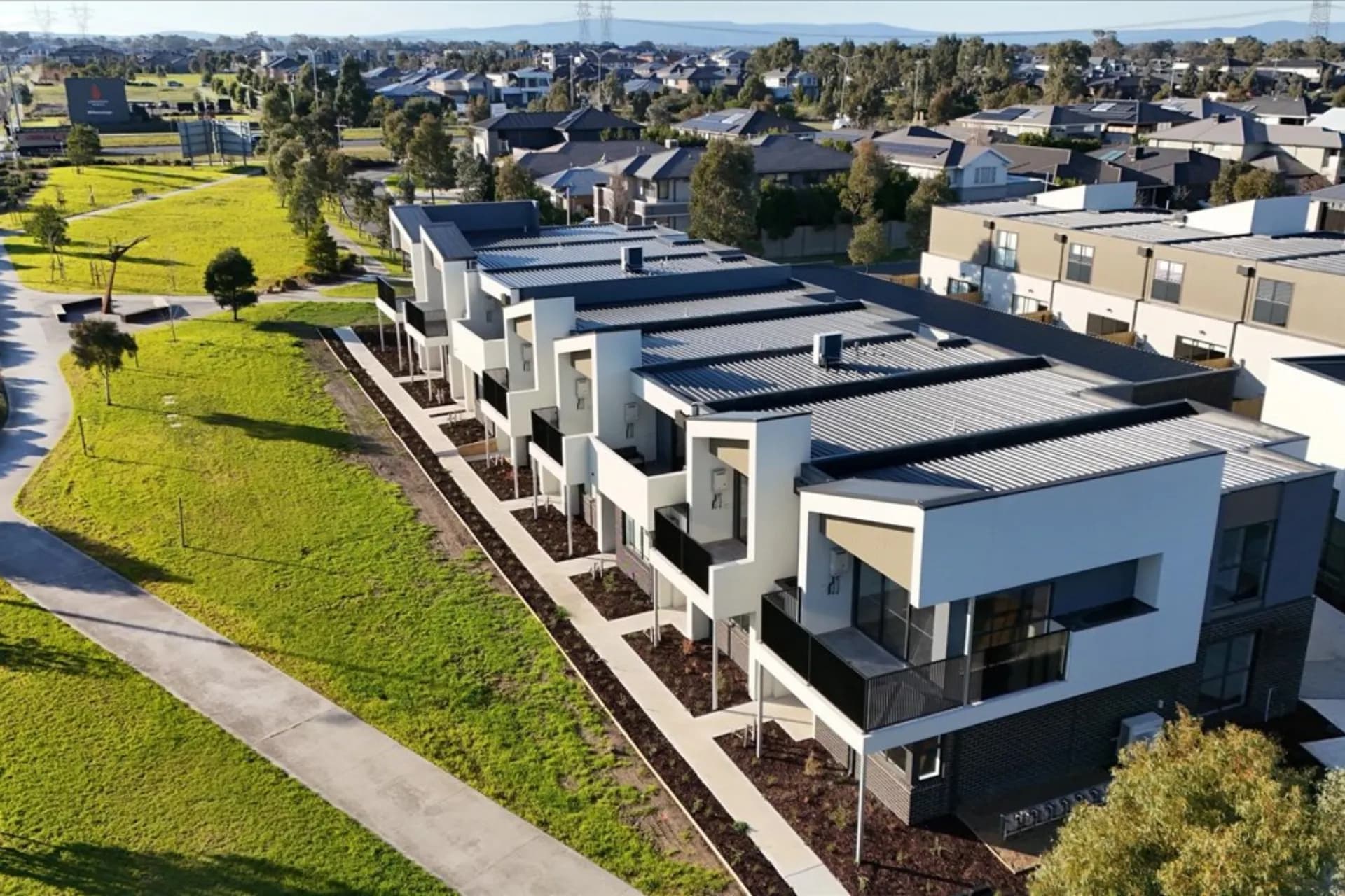 3B Timbarra Parkway, Wollert - Image 1