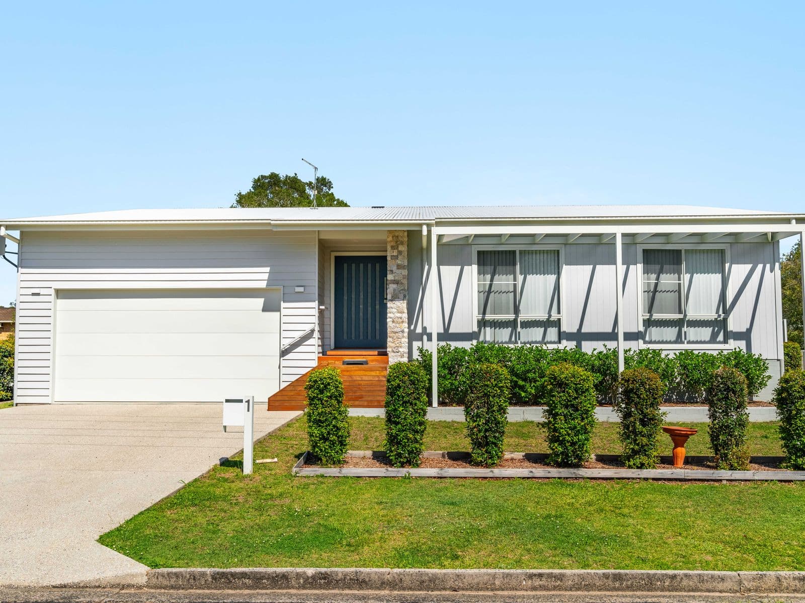 1 Iona Close, Maclean - Image 1