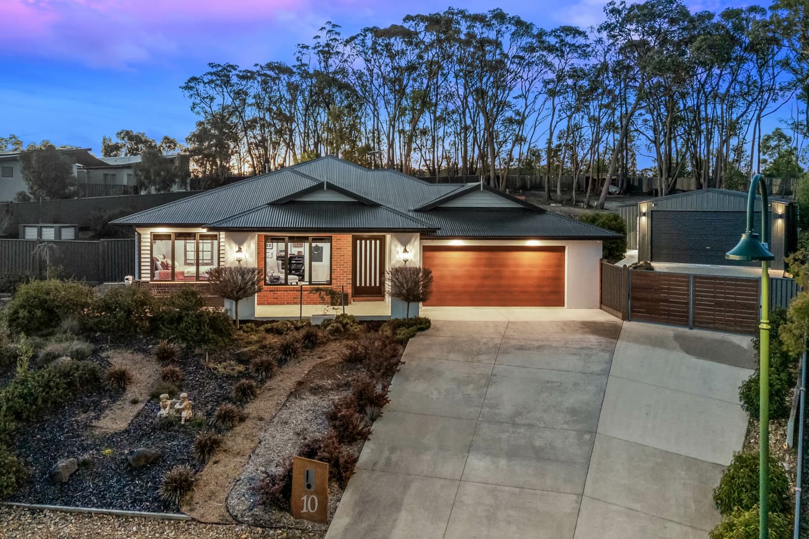 10 Greenhaven Court, Mount Clear - Image 1