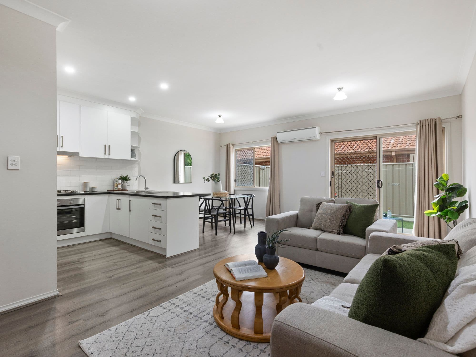 19 Hereford Lane, Woodcroft SA 5162, Woodcroft - Thumbnail 4