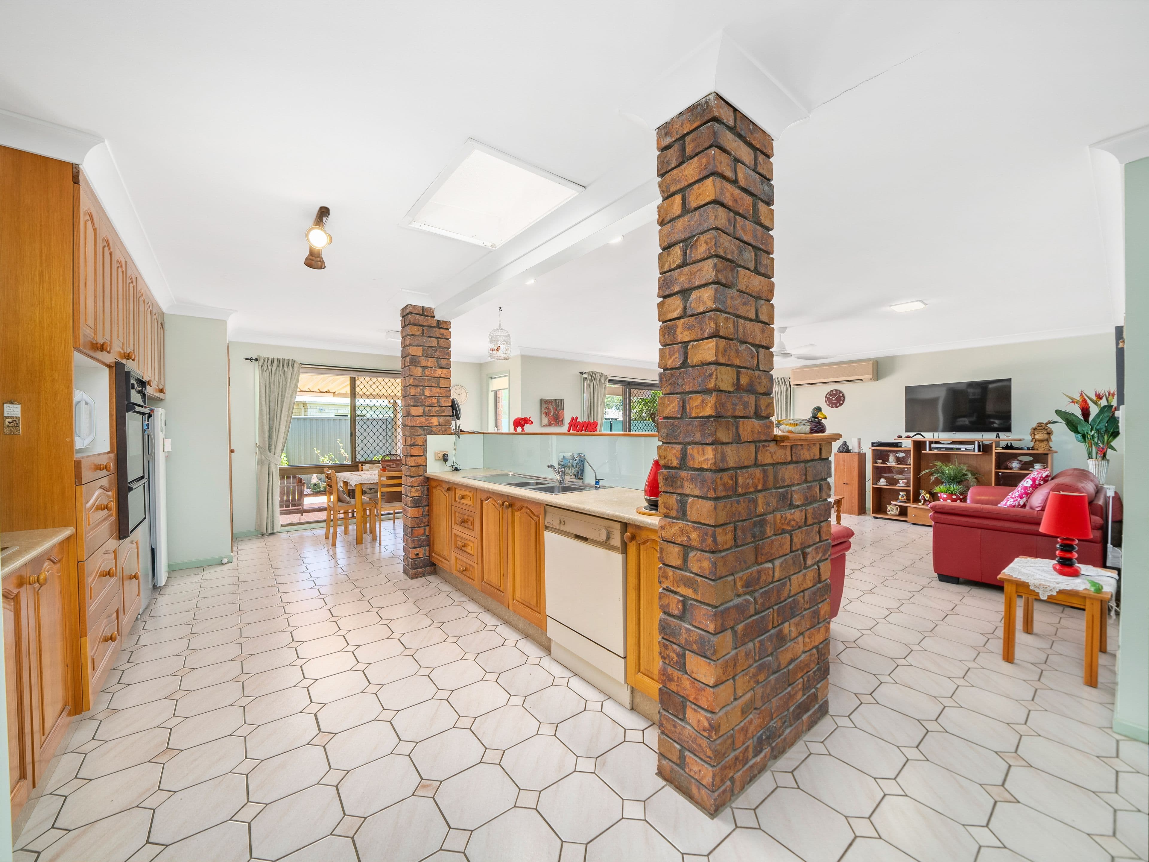 18 Featherstone Street, Kippa-Ring QLD 4021, Kippa-Ring - Thumbnail 5