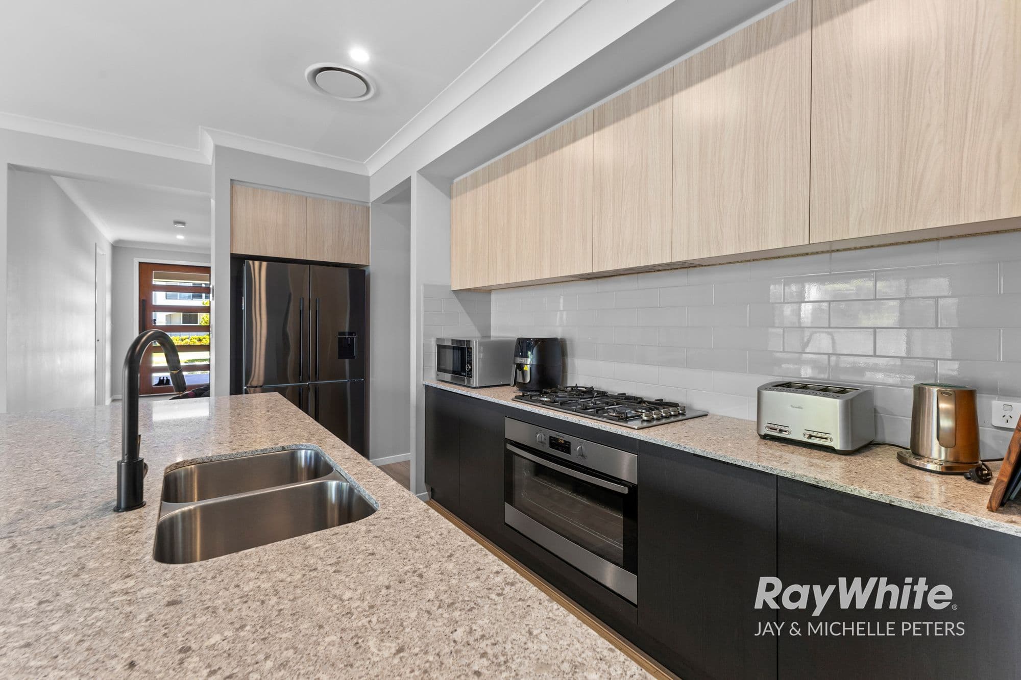 14 Aegean Avenue, Newport QLD 4020, Newport - Thumbnail 5