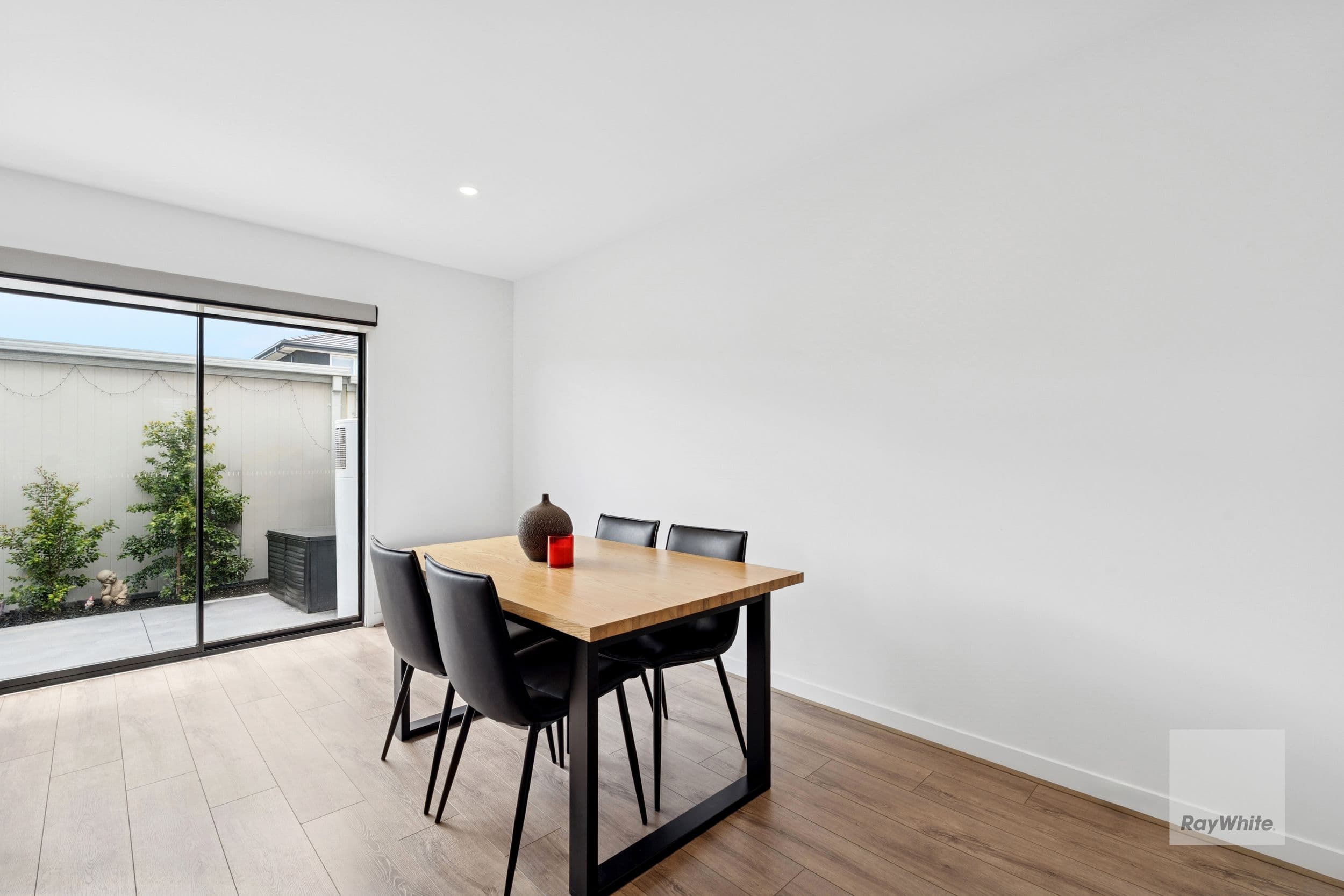 31 Emmanue Street, DEANSIDE VIC 3336, Deanside - Thumbnail 3