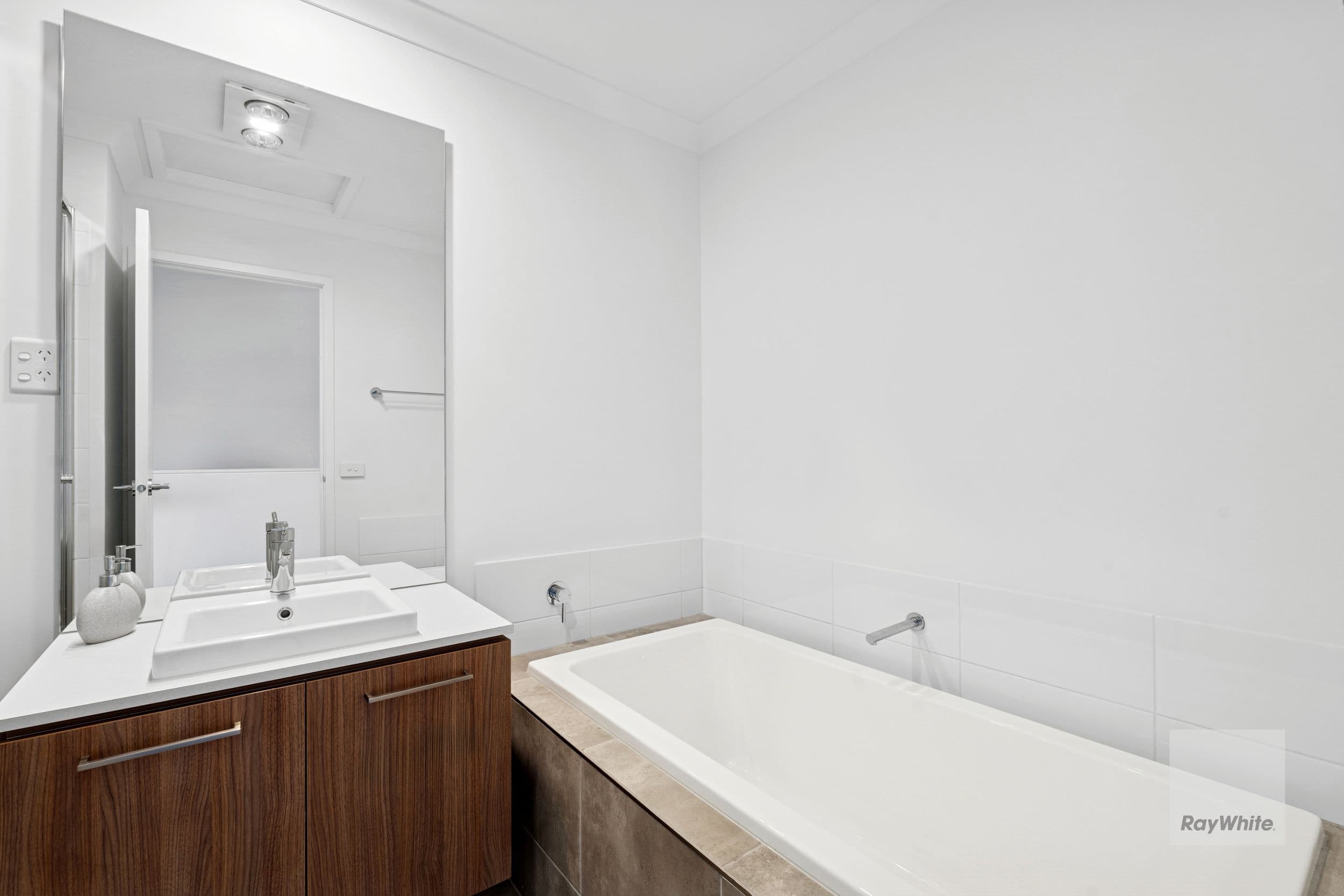 31 Emmanue Street, DEANSIDE VIC 3336, Deanside - Thumbnail 7