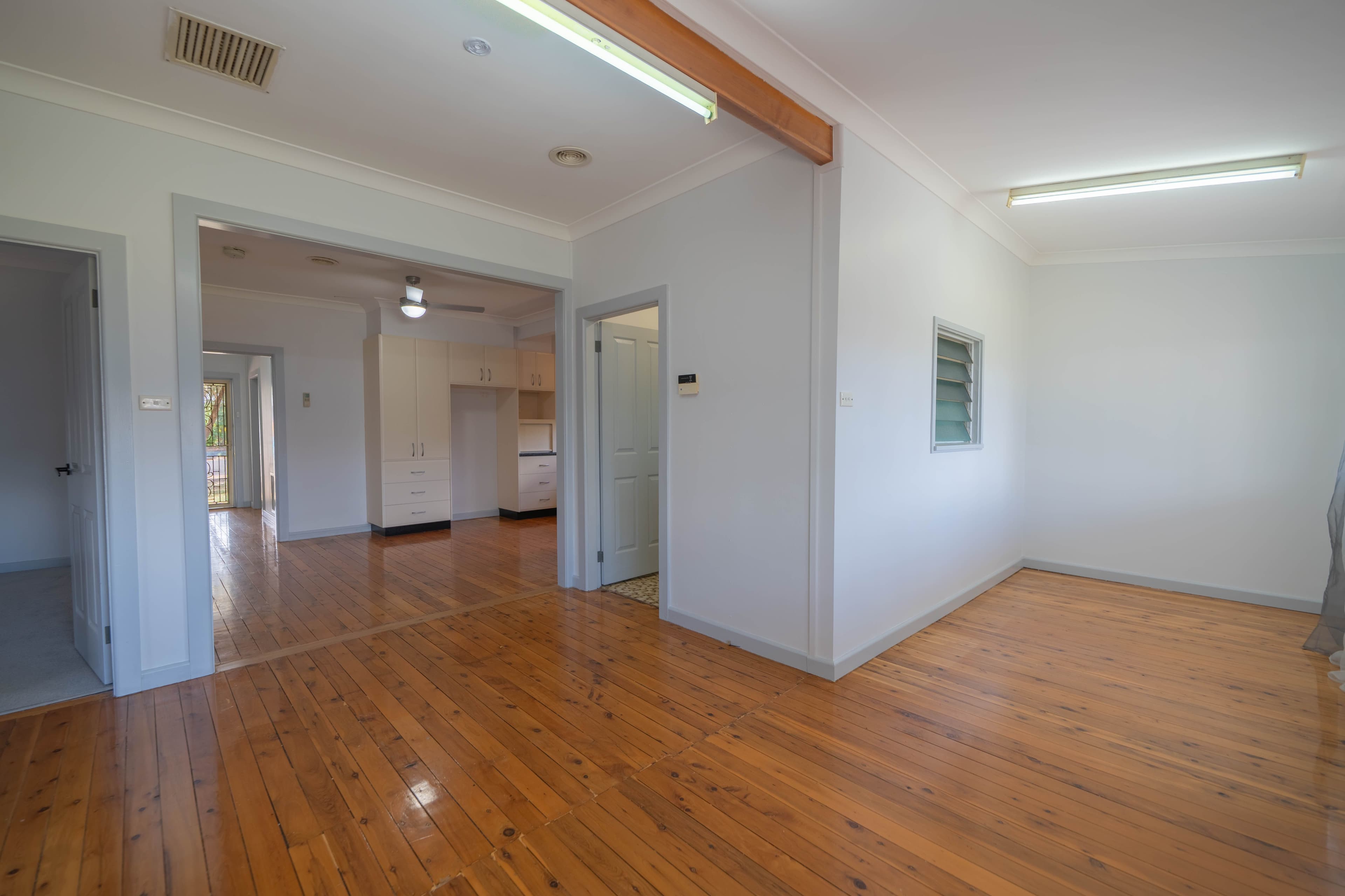 10 Carrington Street, Parkes NSW 2870, Parkes - Thumbnail 2