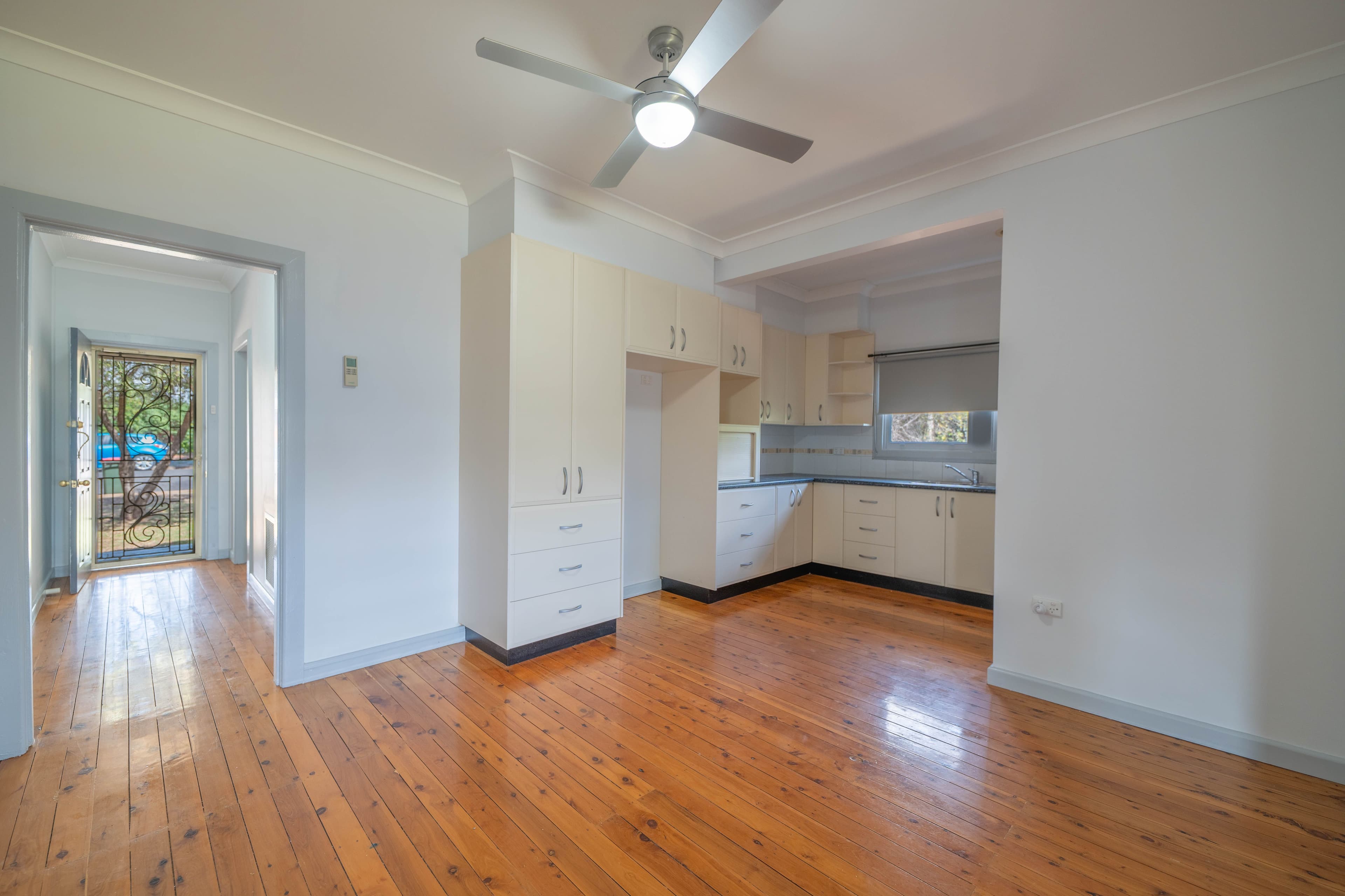 10 Carrington Street, Parkes NSW 2870, Parkes - Thumbnail 3