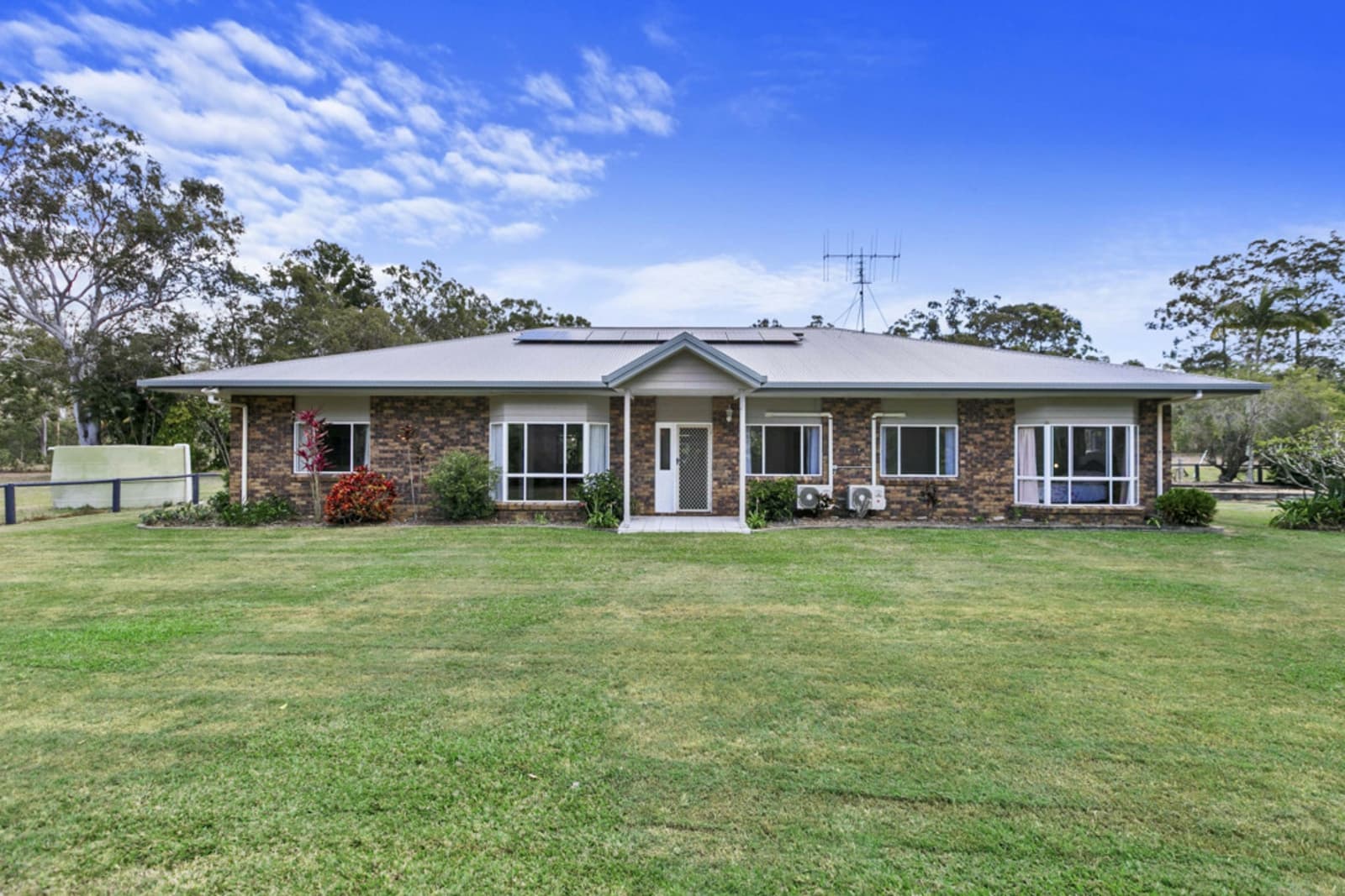 51 Old Coach Road, OAKHURST, Oakhurst - Thumbnail 2