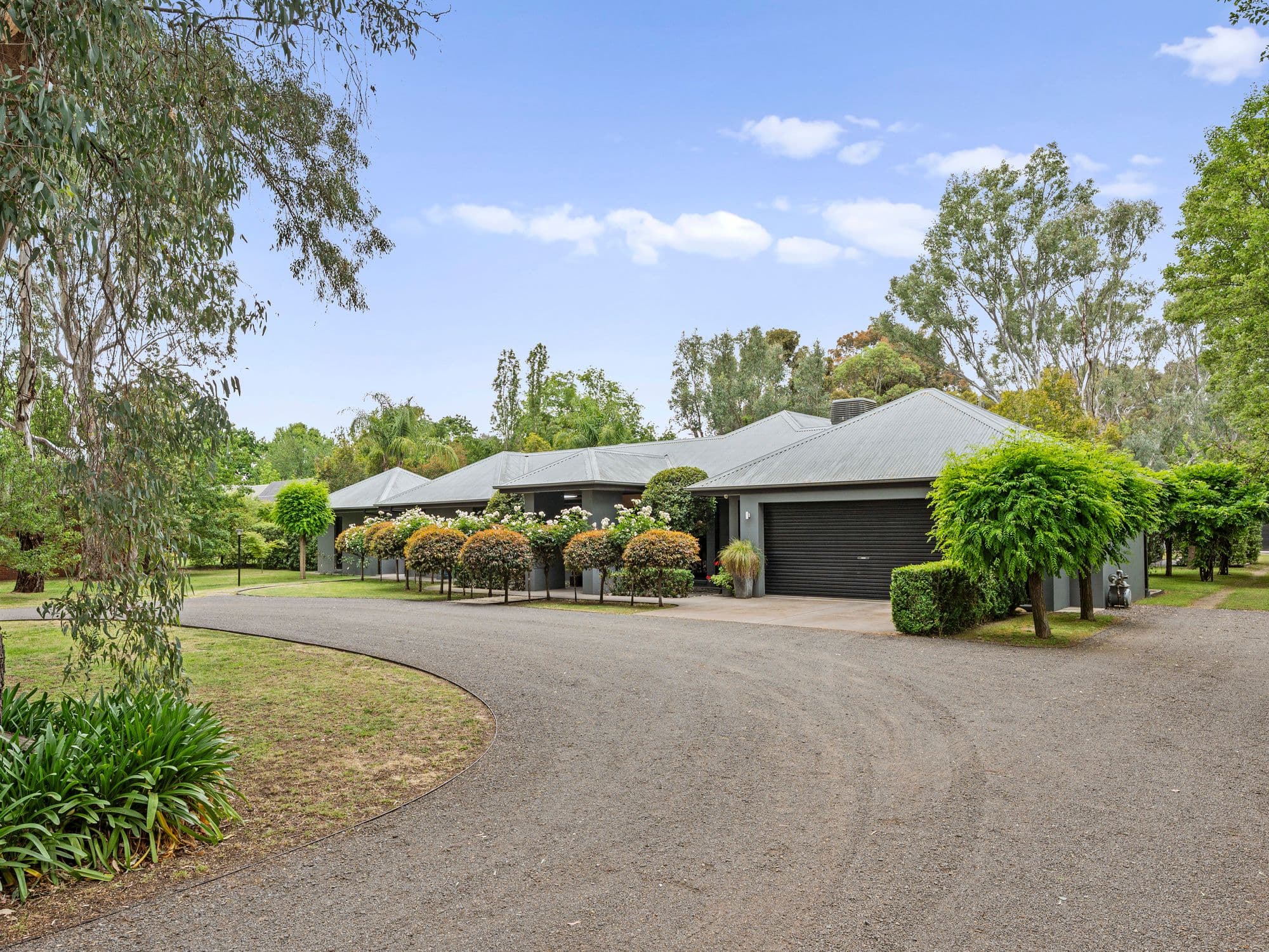 13 McConnan Street, Benalla VIC 3672, Benalla - Thumbnail 2