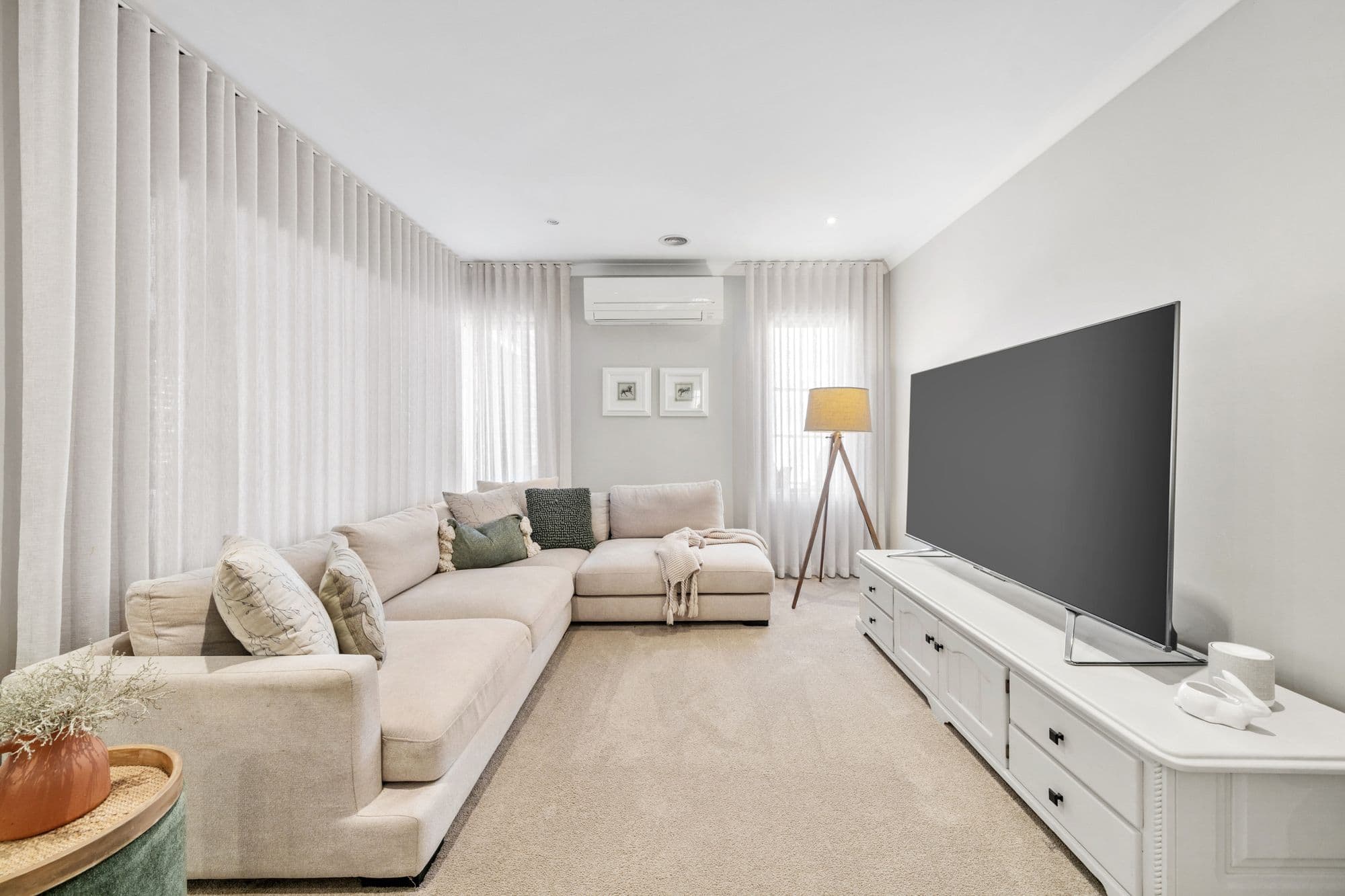 51 Cambridge Drive, Berwick VIC 3806, Berwick - Thumbnail 2