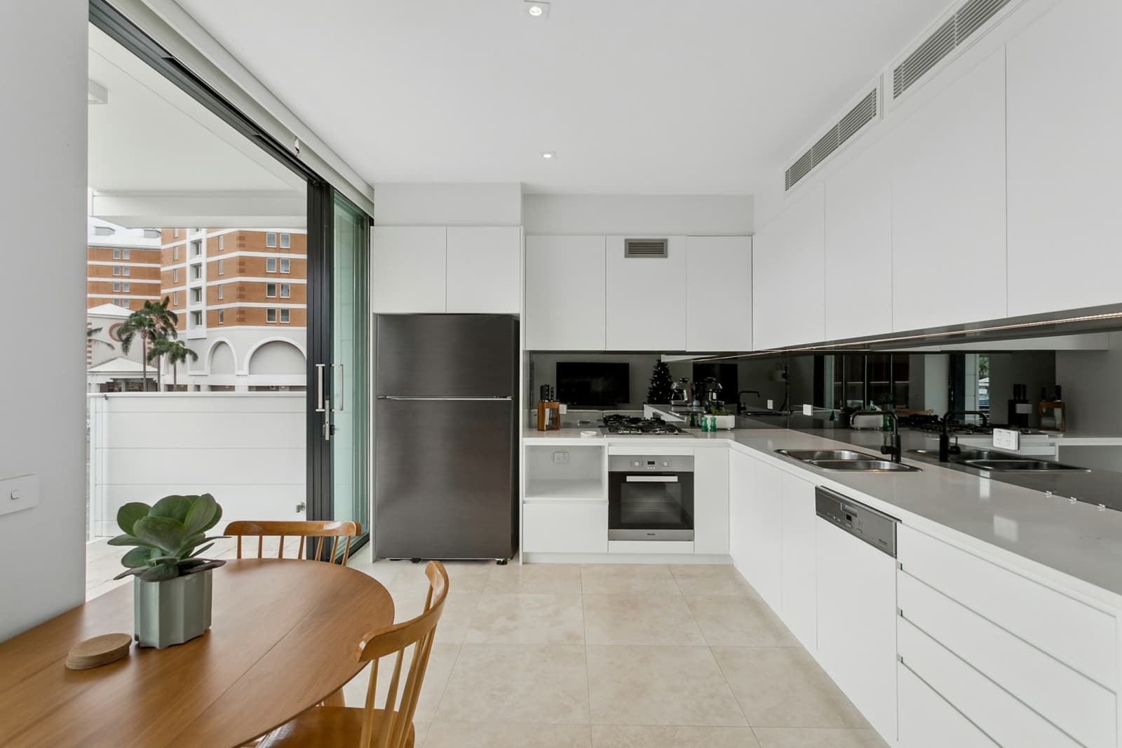 106/10 Pine Tree Lane,Terrigal, Terrigal - Thumbnail 3